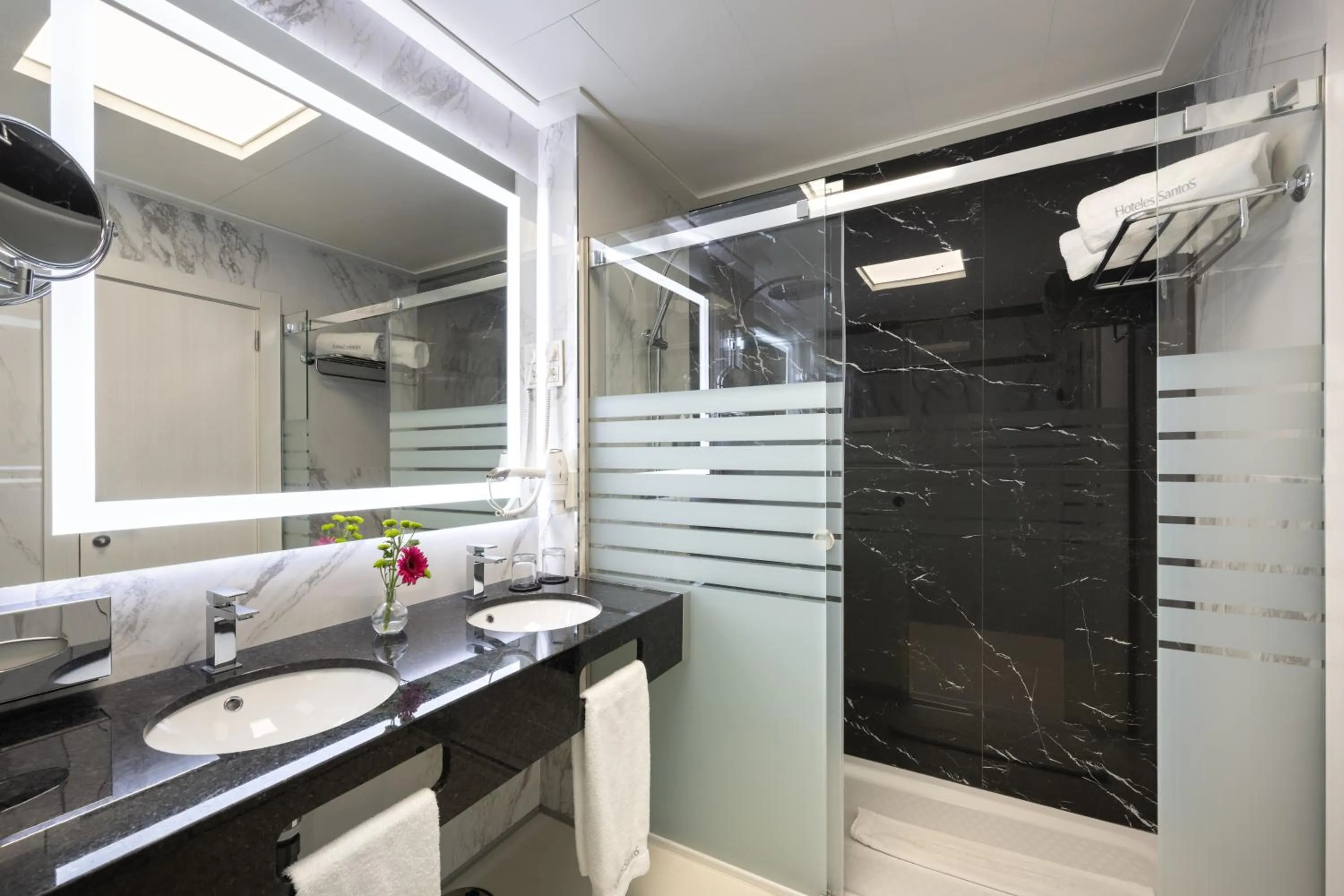 Shower in Hotel Saray