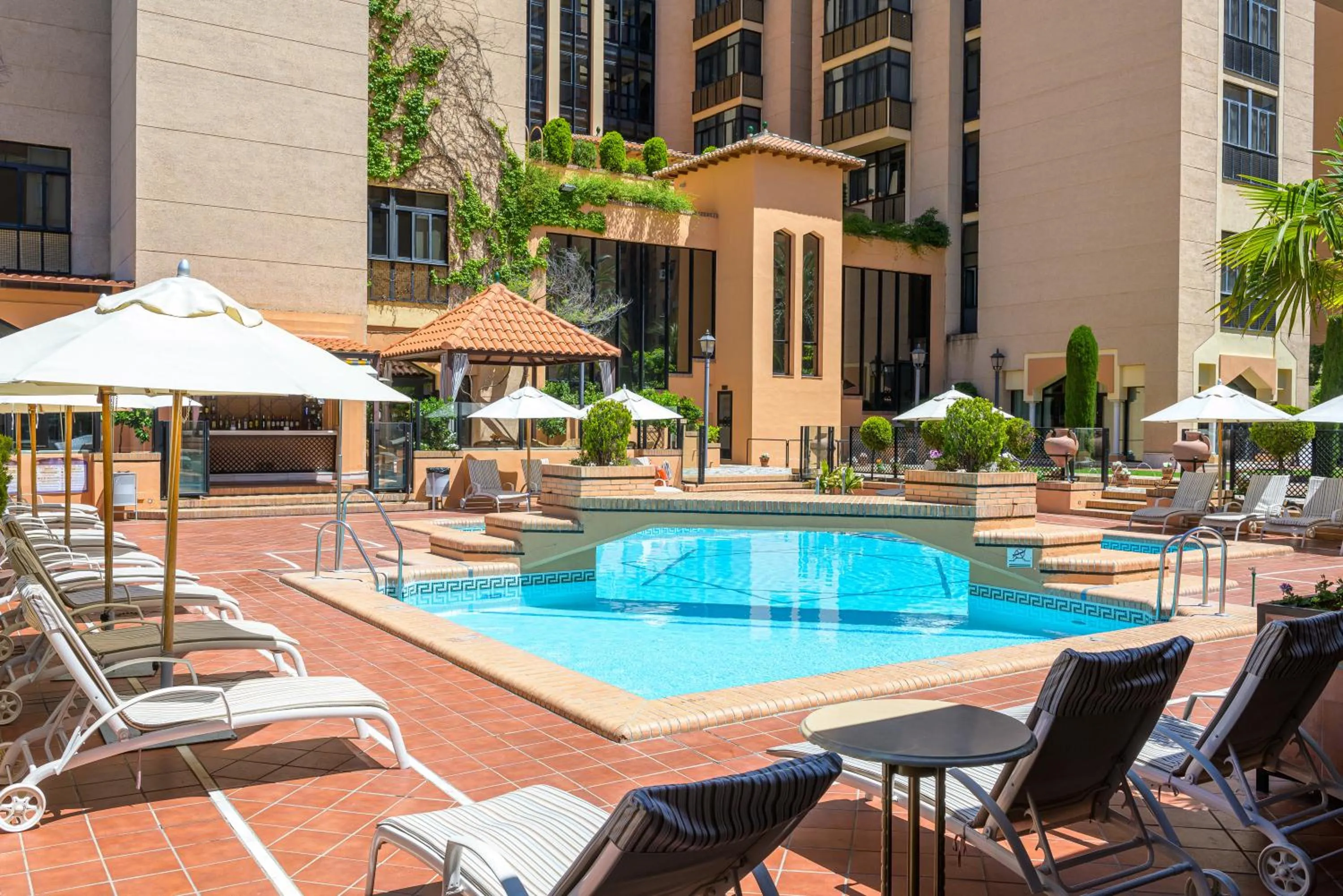 Swimming pool in Hotel Saray