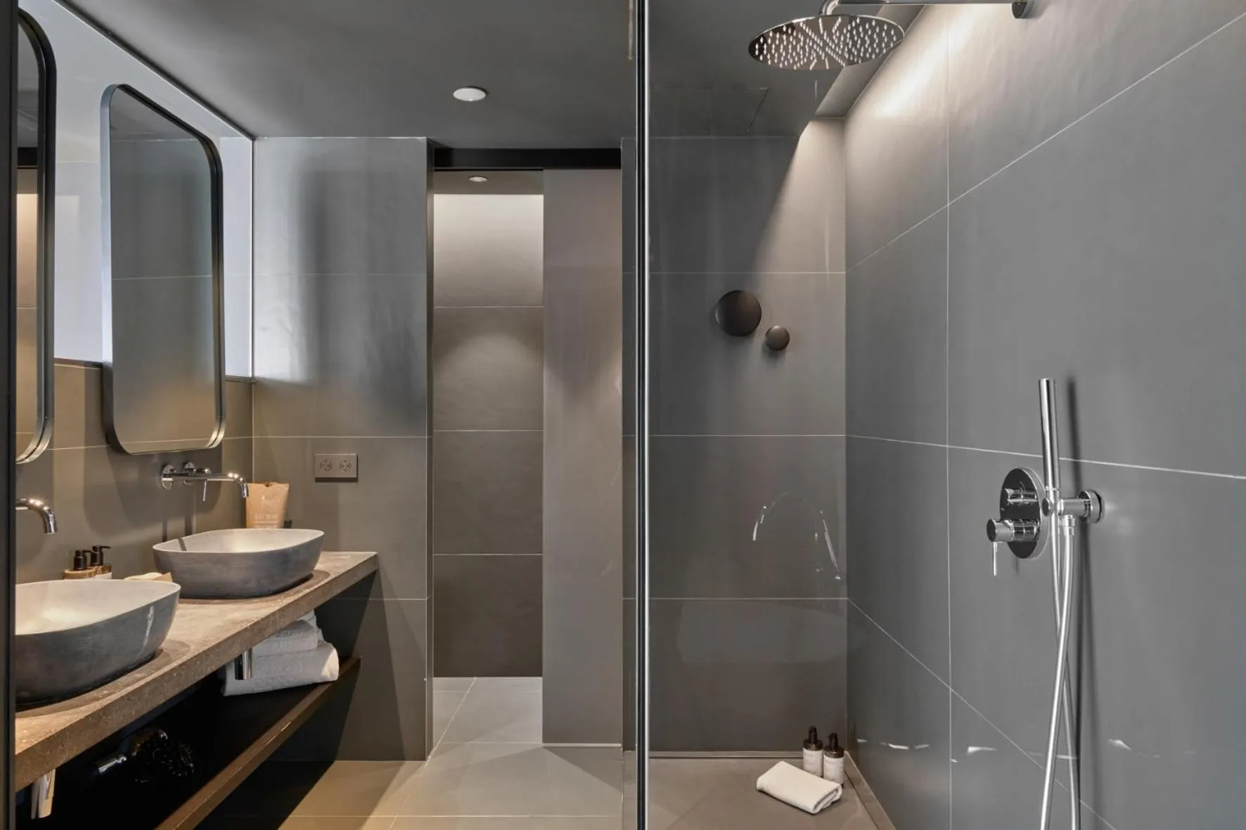 Shower in Barcelona Princess