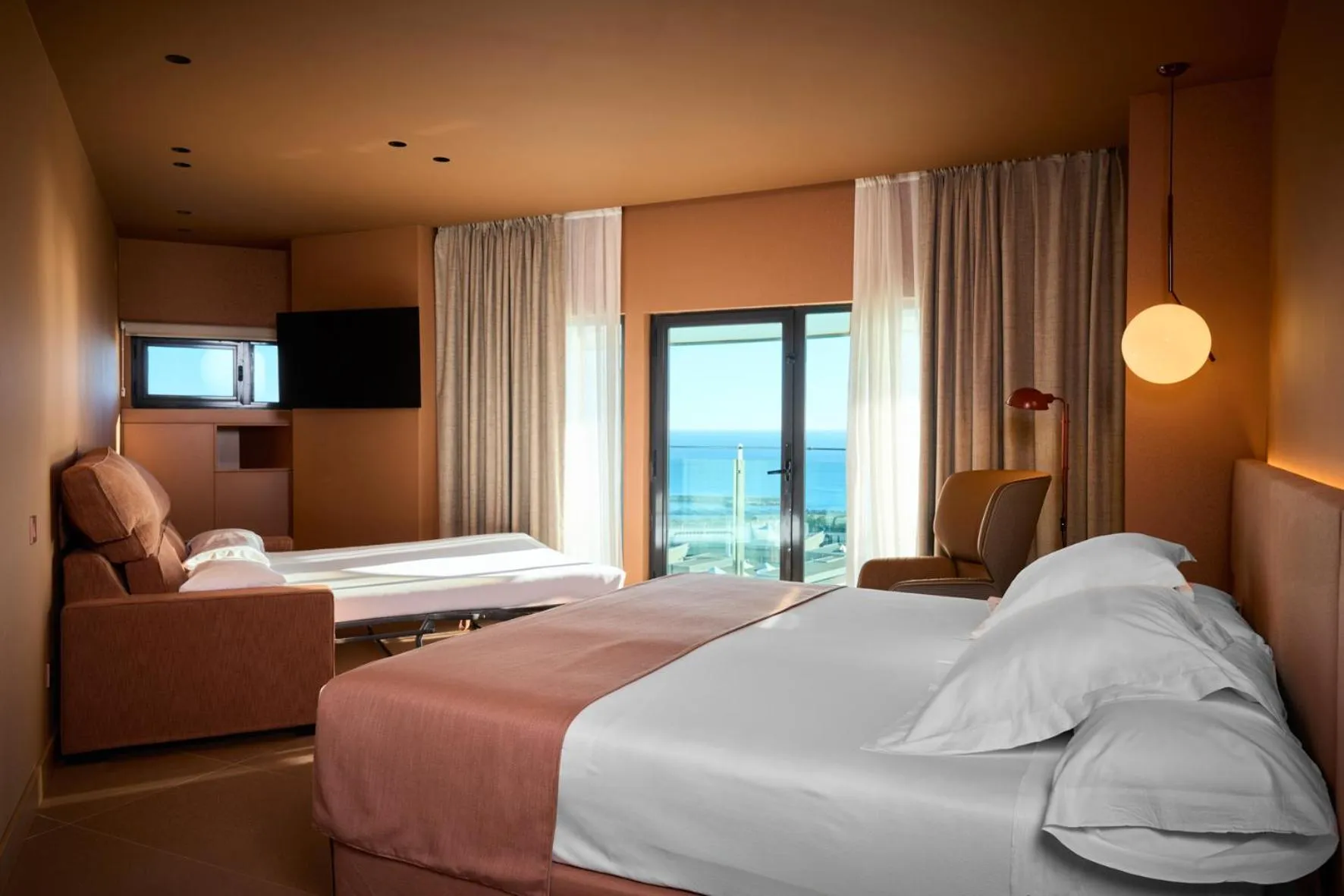 Photo of the whole room, Bed in Barcelona Princess