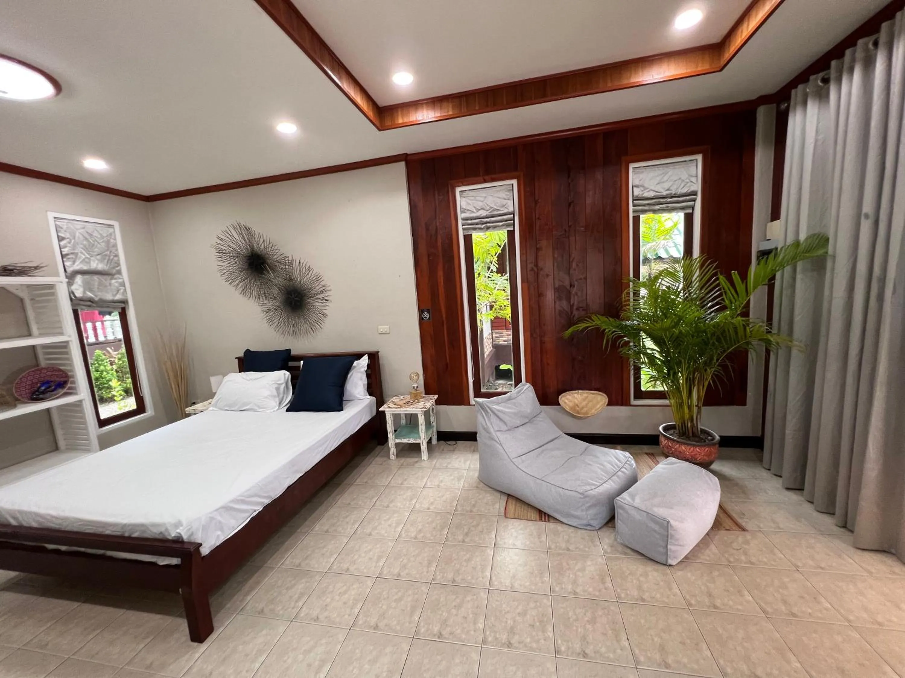 Photo of the whole room, Bed in Sense Asia