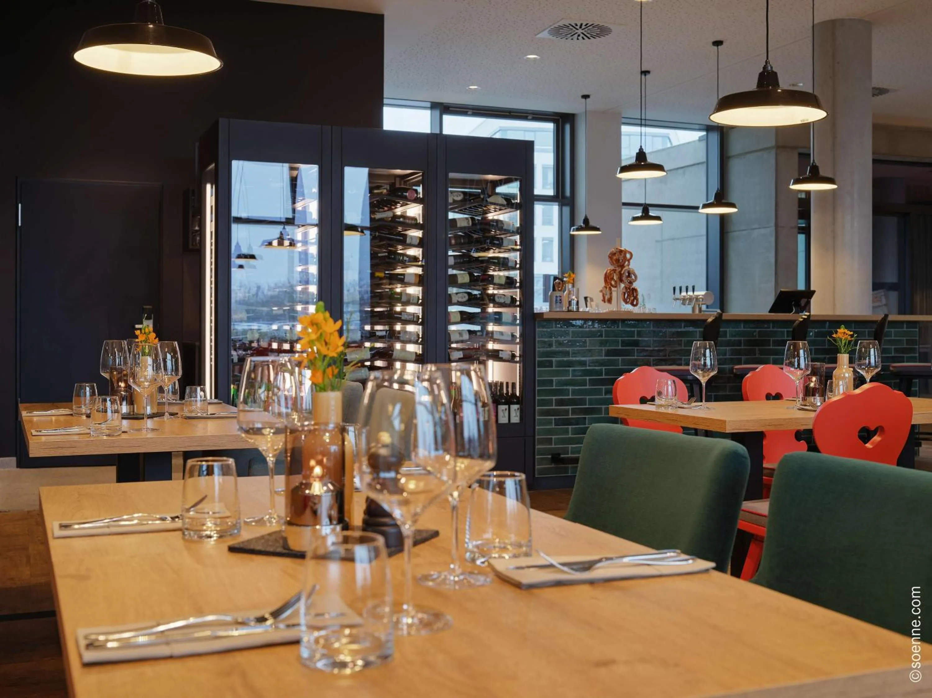 Restaurant/places to eat in Dorint Hotel München/Garching