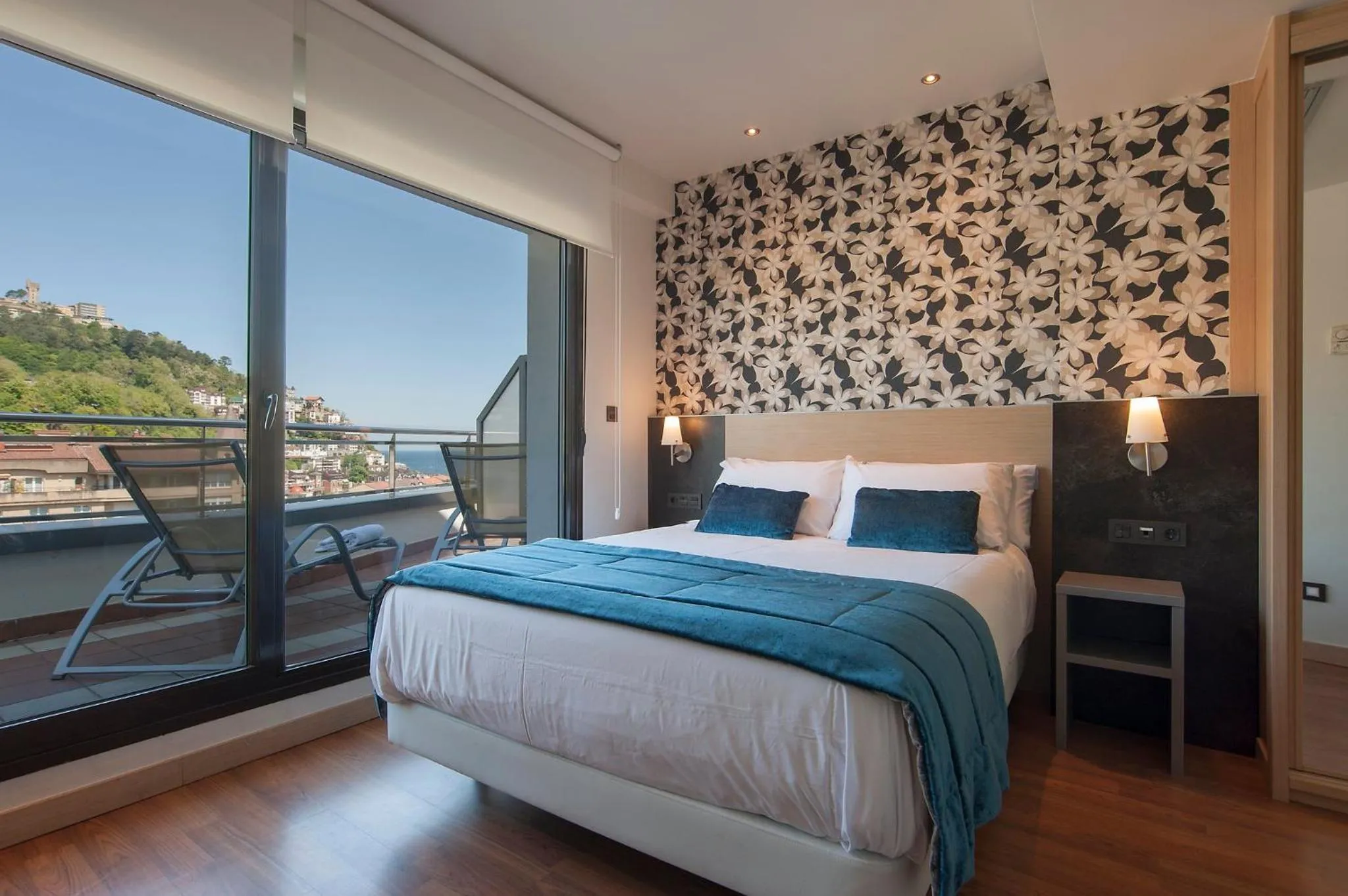 Photo of the whole room, Bed in Sercotel Codina