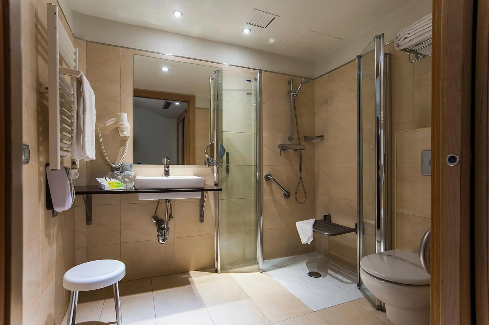 Bathroom in Sercotel Codina