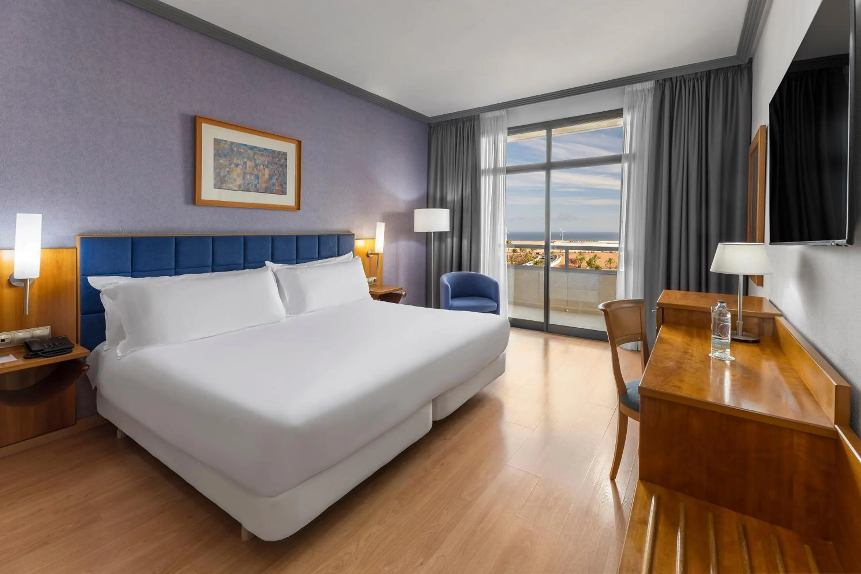 Photo of the whole room, Bed in Elba Vecindario Aeropuerto Business & Convention Hotel
