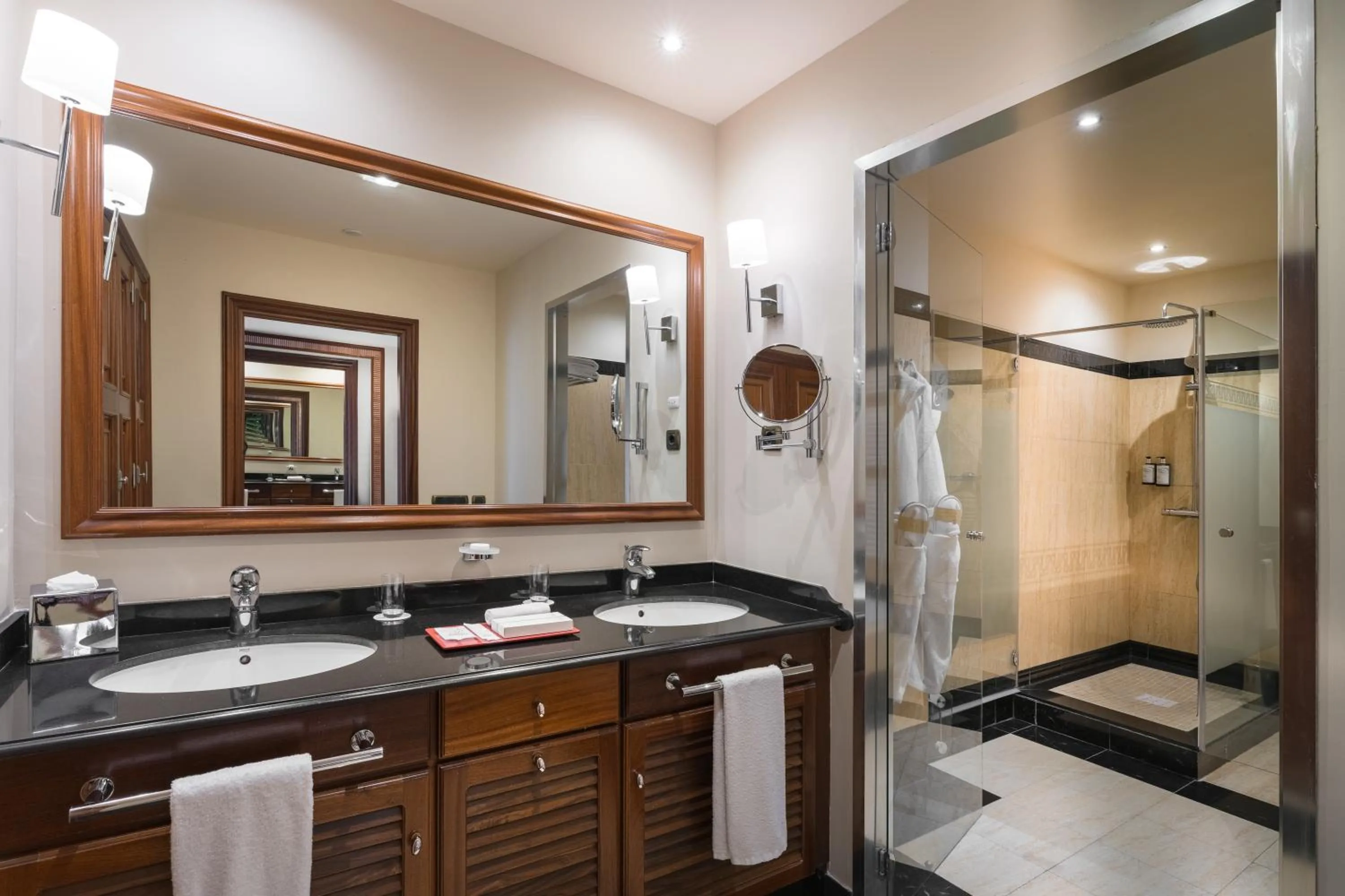 Bathroom in Elba Estepona Gran Hotel & Thalasso Spa