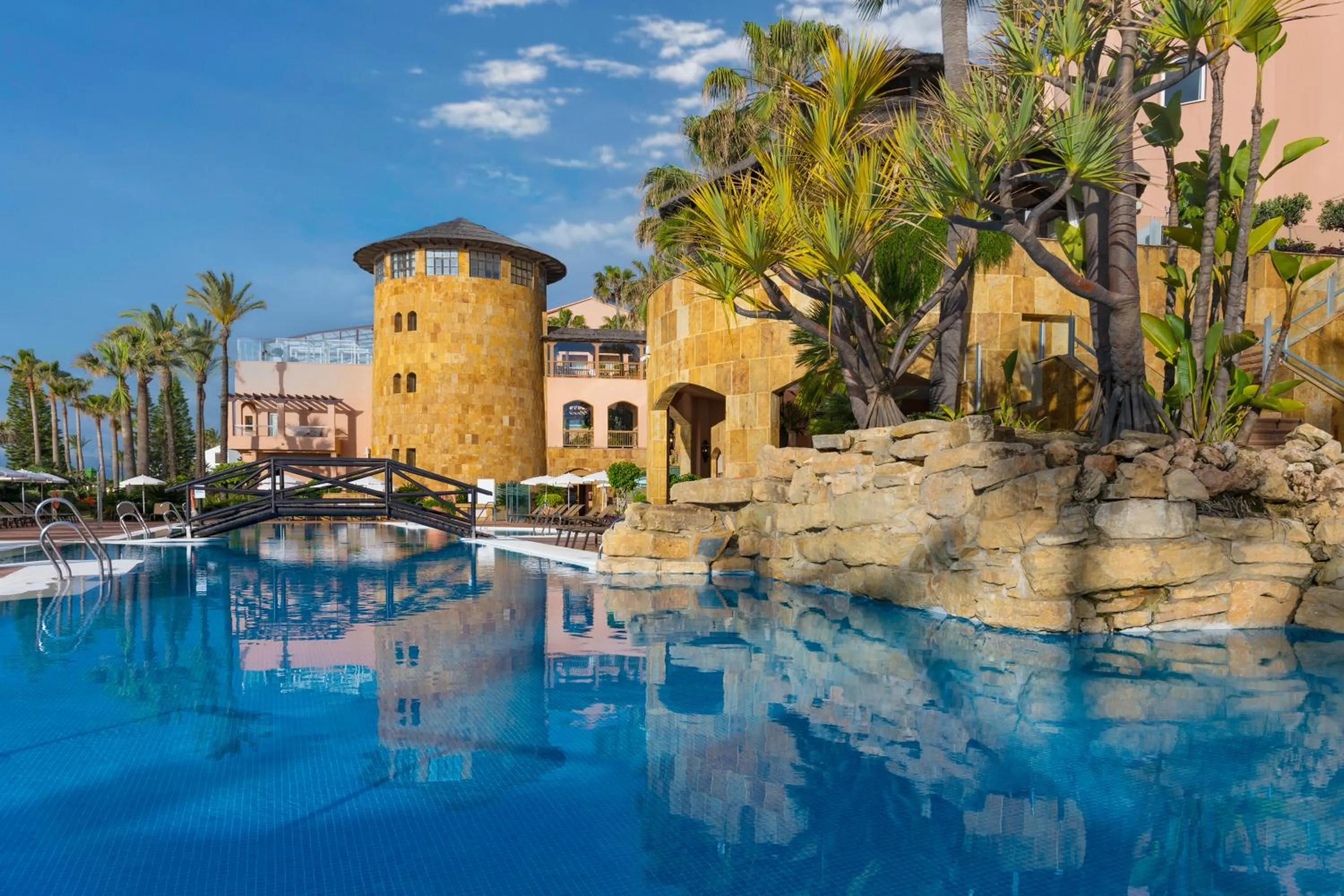 Swimming pool in Elba Estepona Gran Hotel & Thalasso Spa