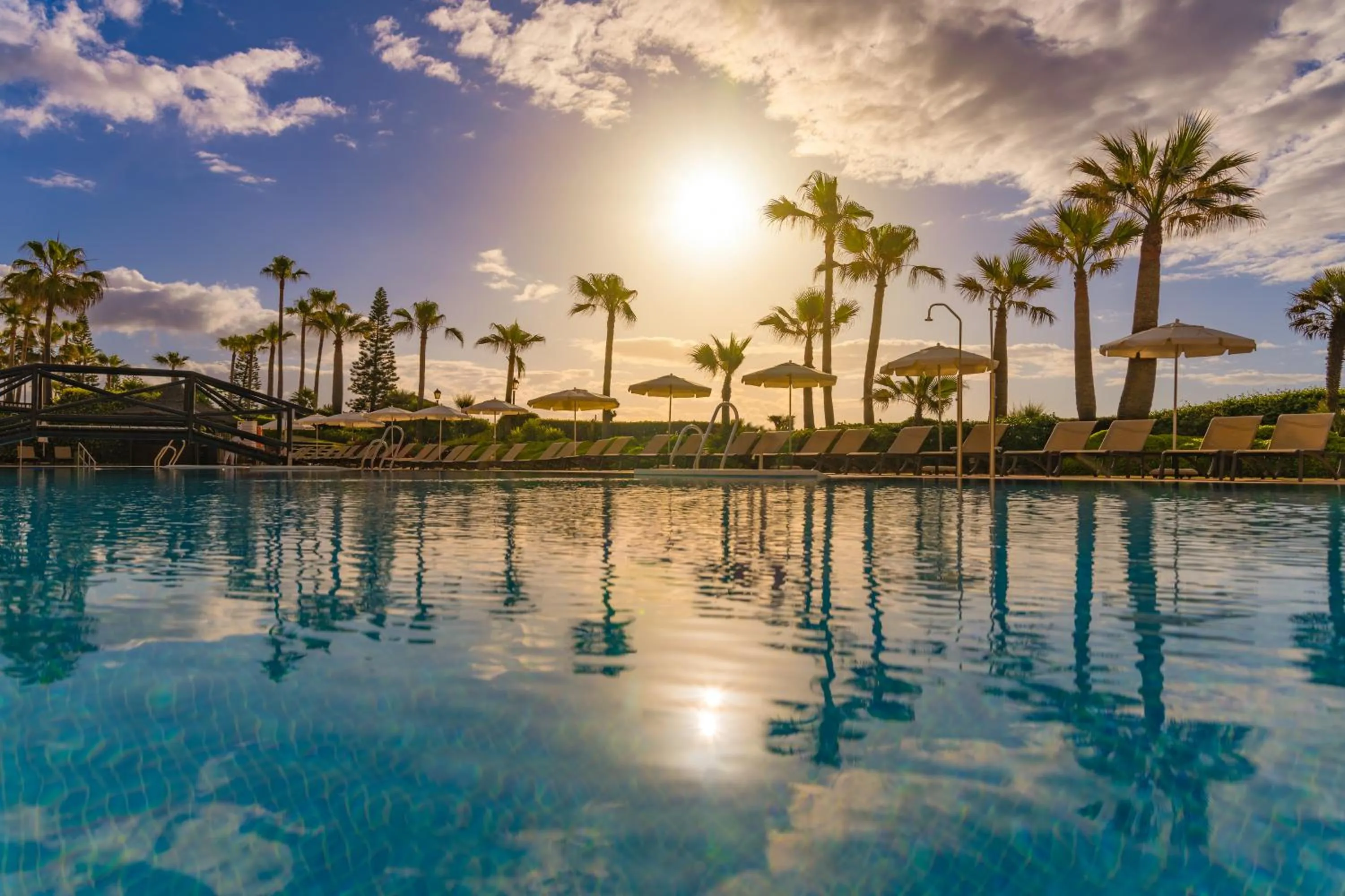 Swimming pool in Elba Estepona Gran Hotel & Thalasso Spa