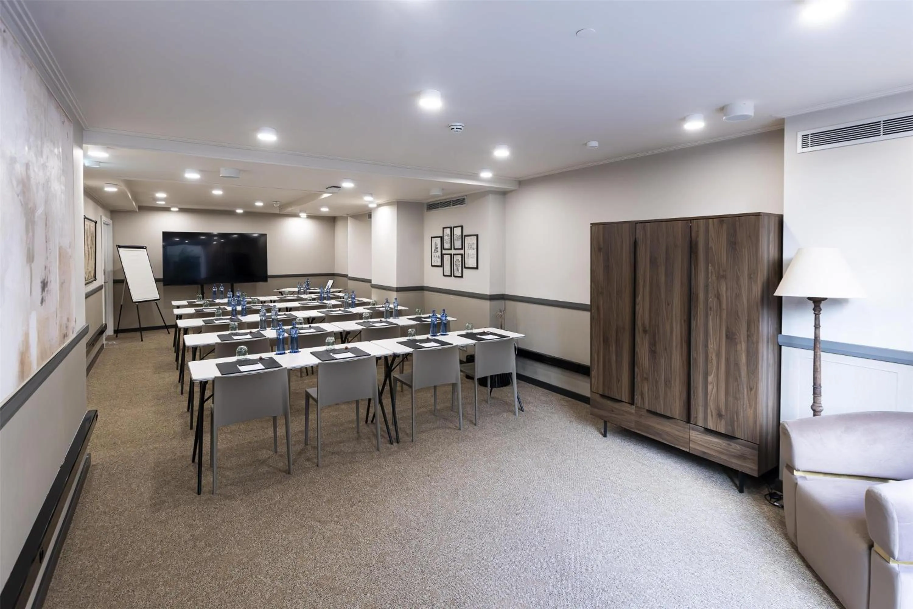 Meeting/conference room in Via Sants Hotel Barcelona, Tapestry Collection By Hilton