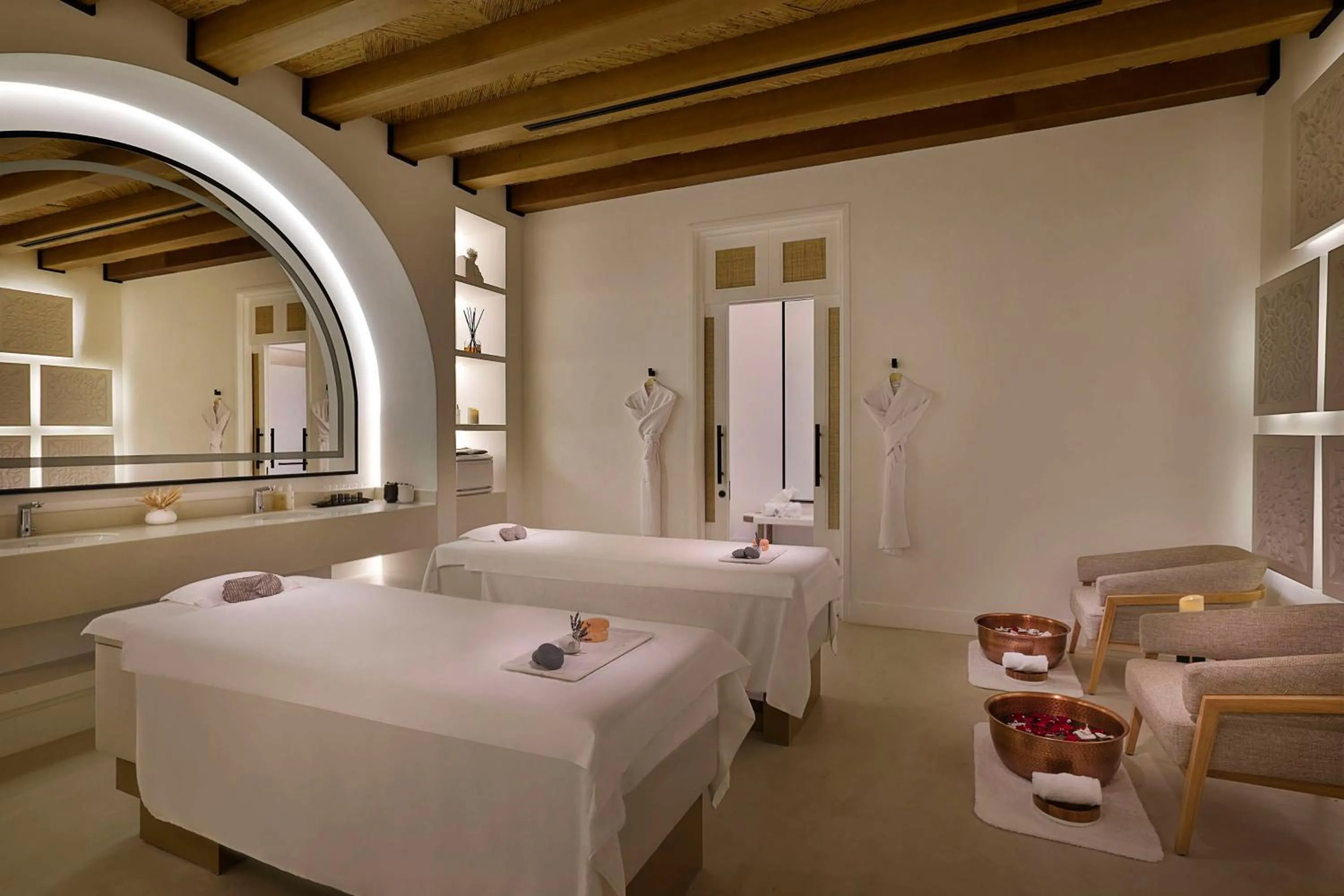 Spa and wellness centre/facilities, Bed in Maysan Doha, LXR Hotels & Resorts