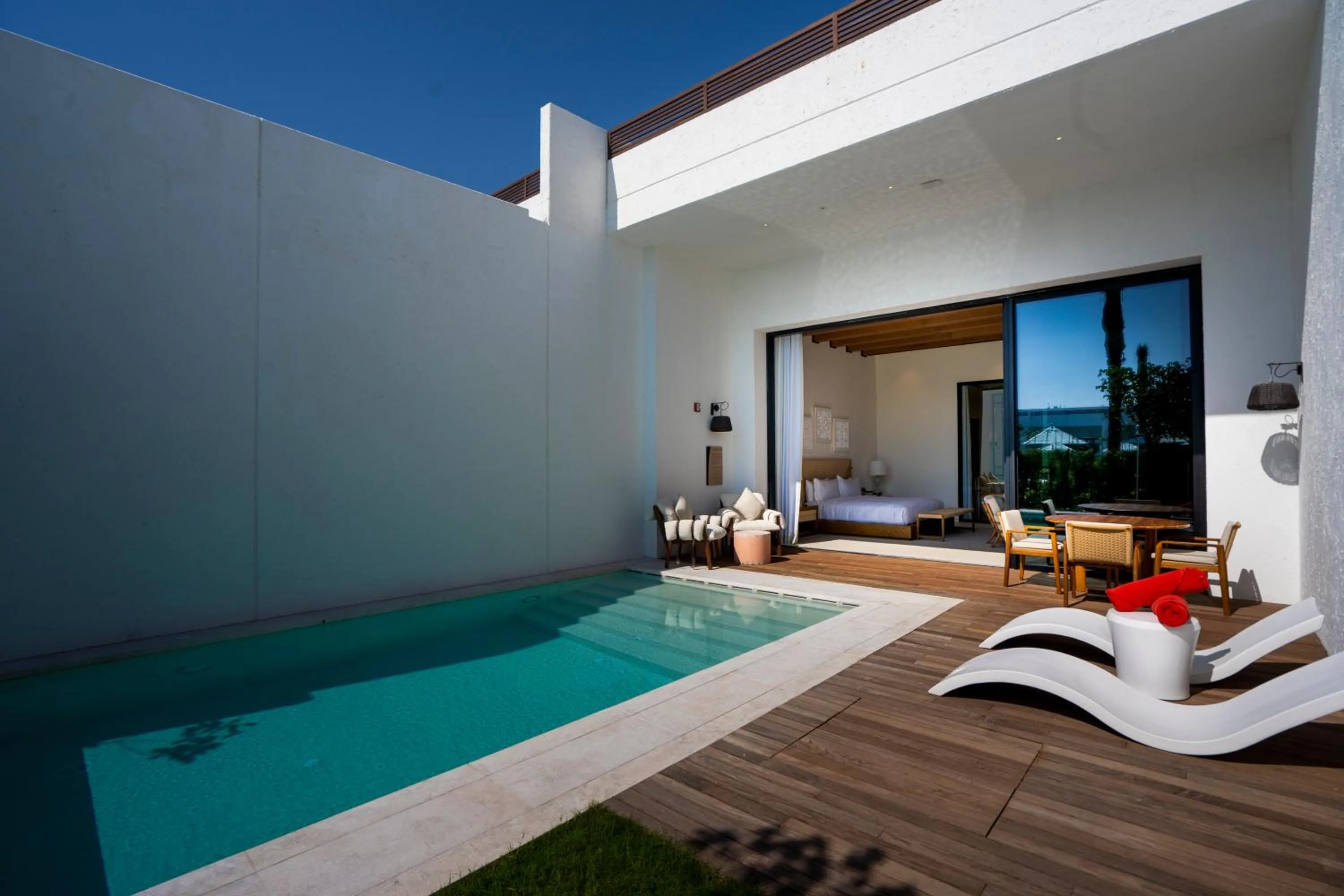 Property building in Maysan Doha, LXR Hotels & Resorts