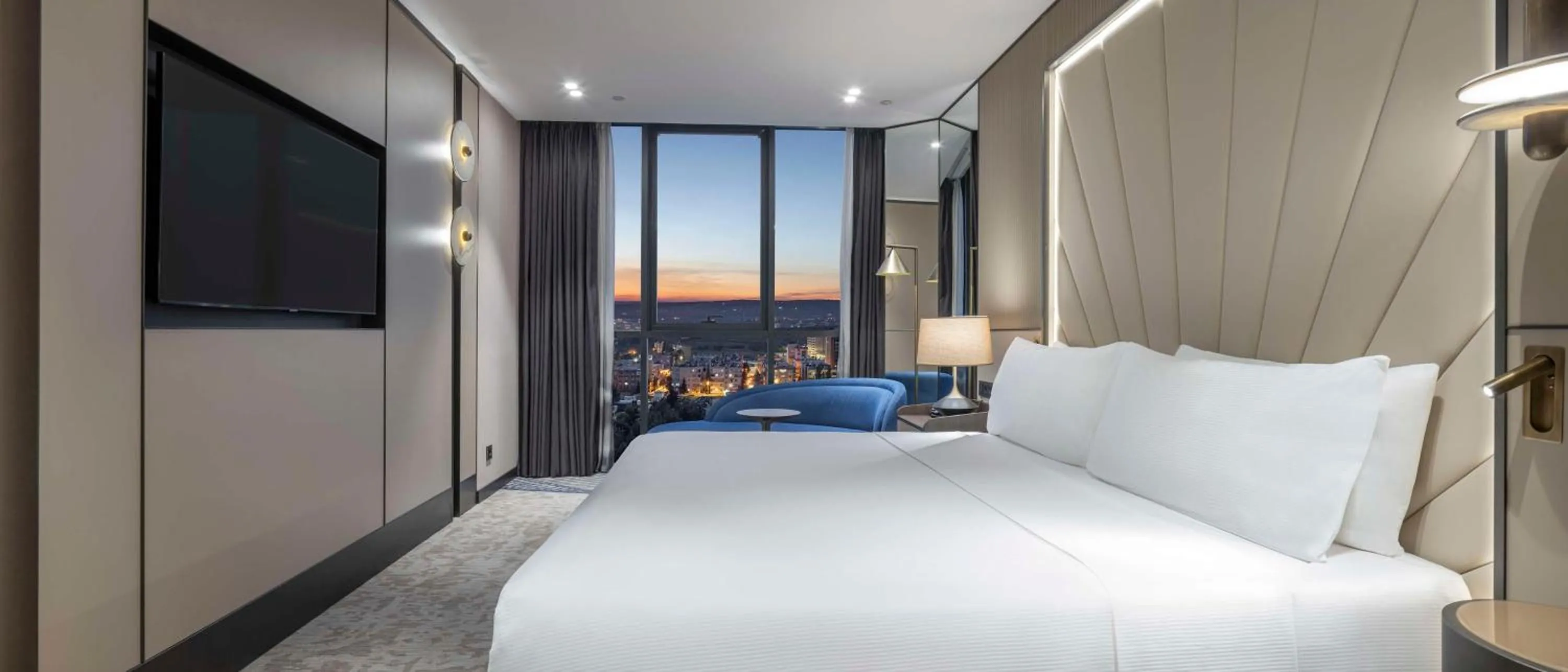 Bed in DoubleTree by Hilton Sanliurfa