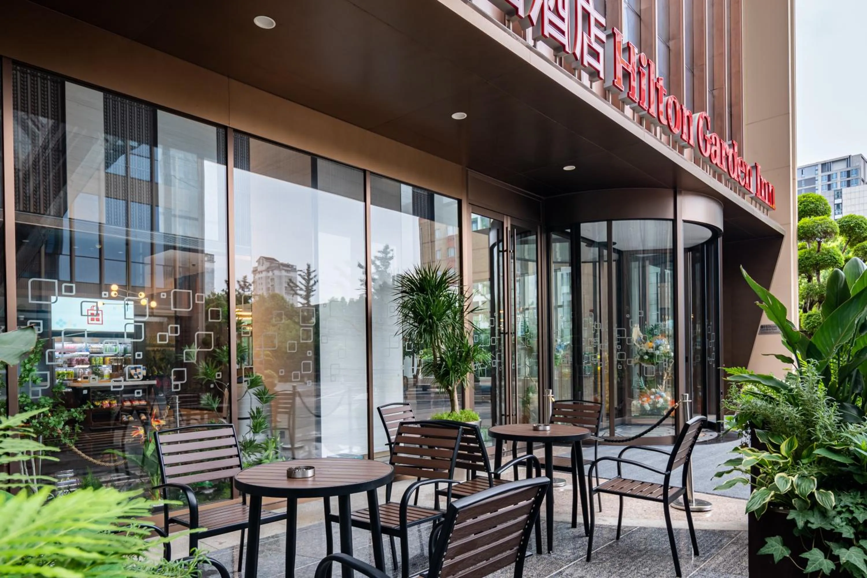 Seating area in Hilton Garden Inn Hangzhou Xixi Zijingang