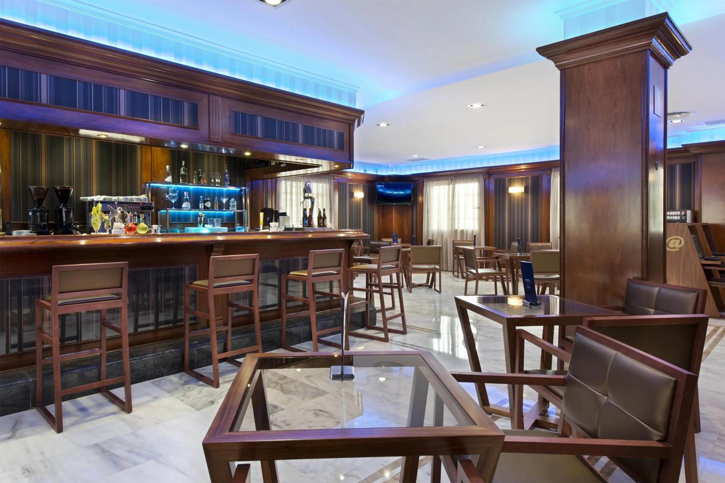 Lounge or bar in Elba Motril Beach & Business Hotel
