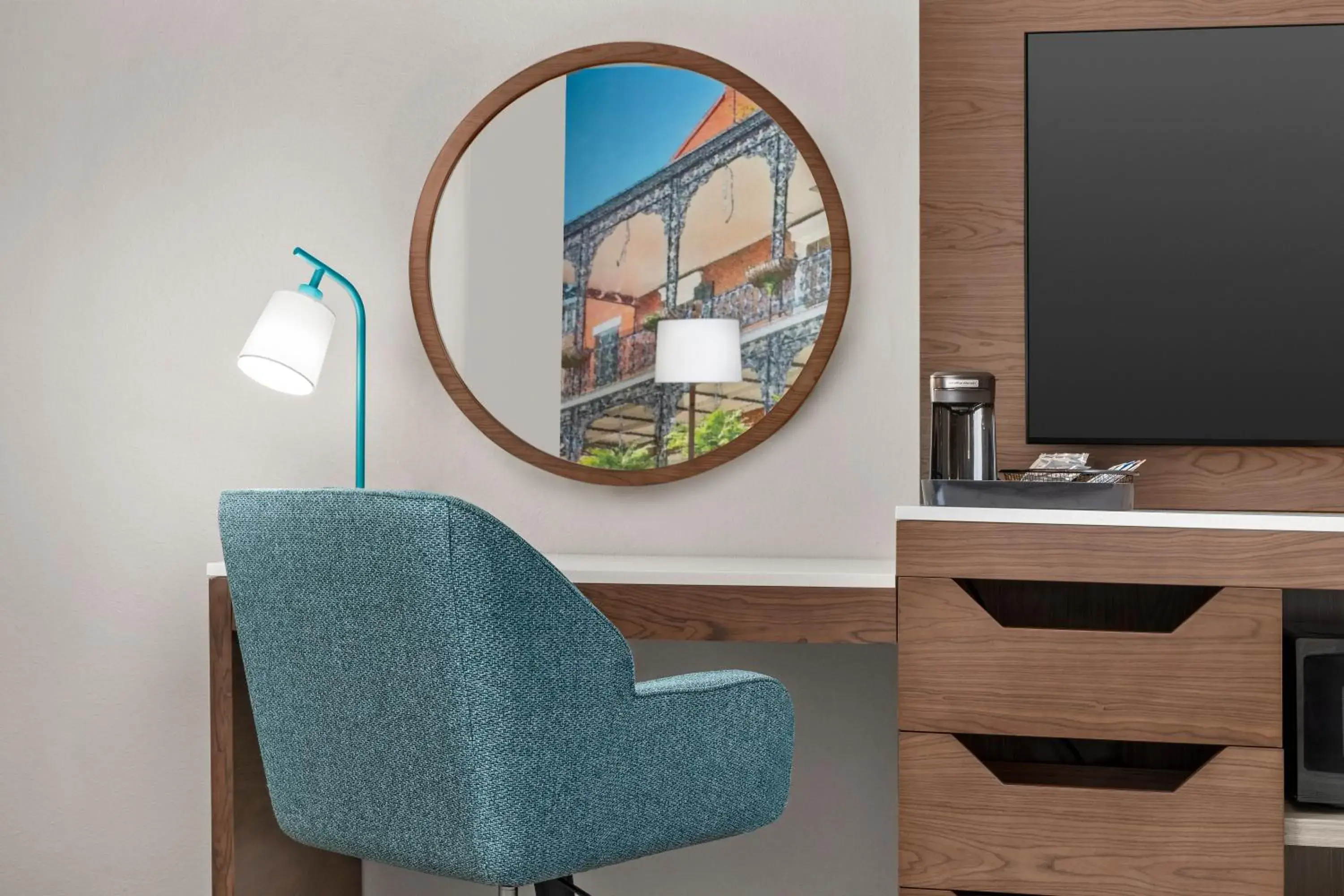 King Room with Sofa Bed in Hampton Inn New Orleans French Quarter Market Area King Room with Sofa Bed in Hampton Inn New Orleans French Quarter Market Area