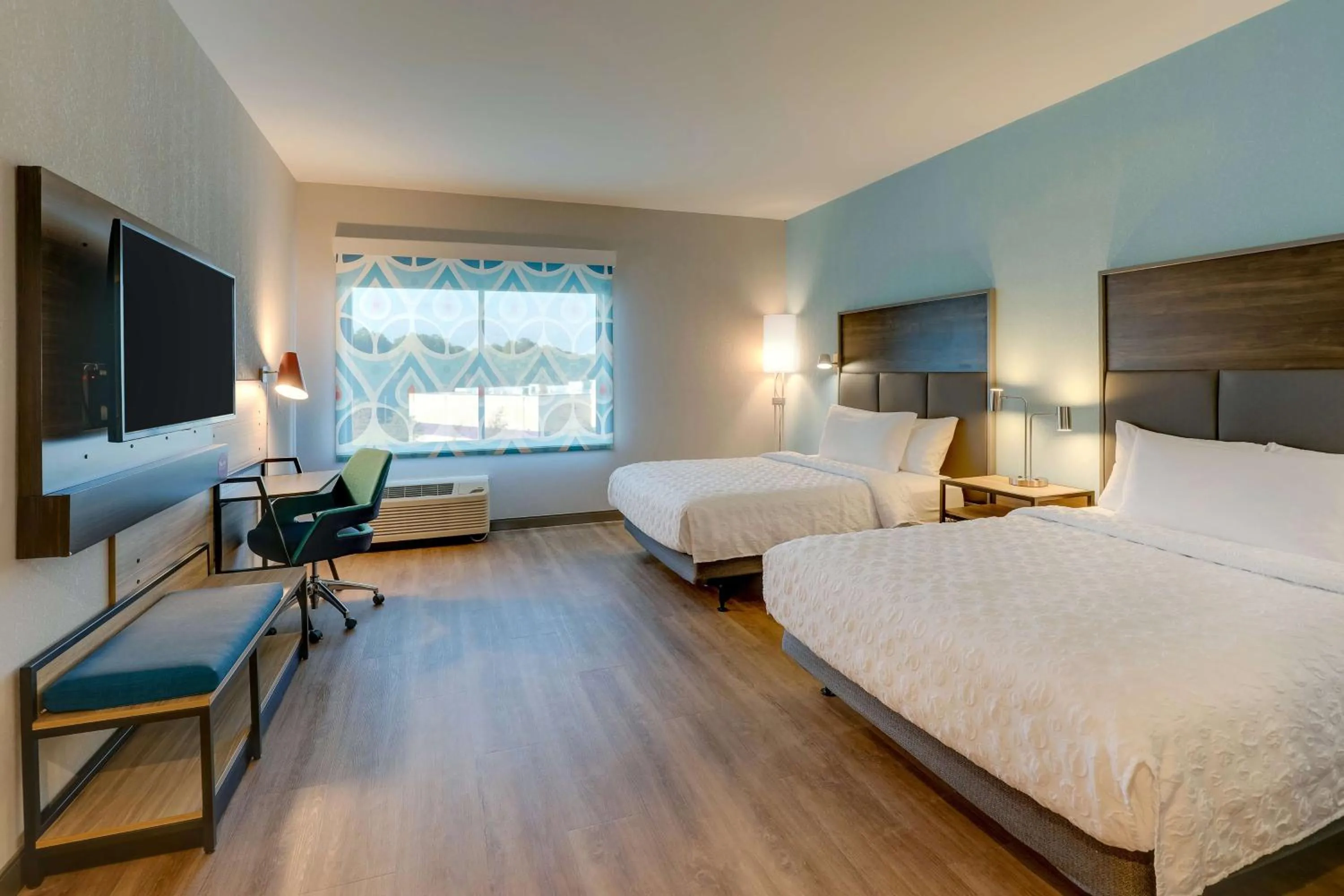 Bedroom, Bed in Tru By Hilton Smithfield I-95