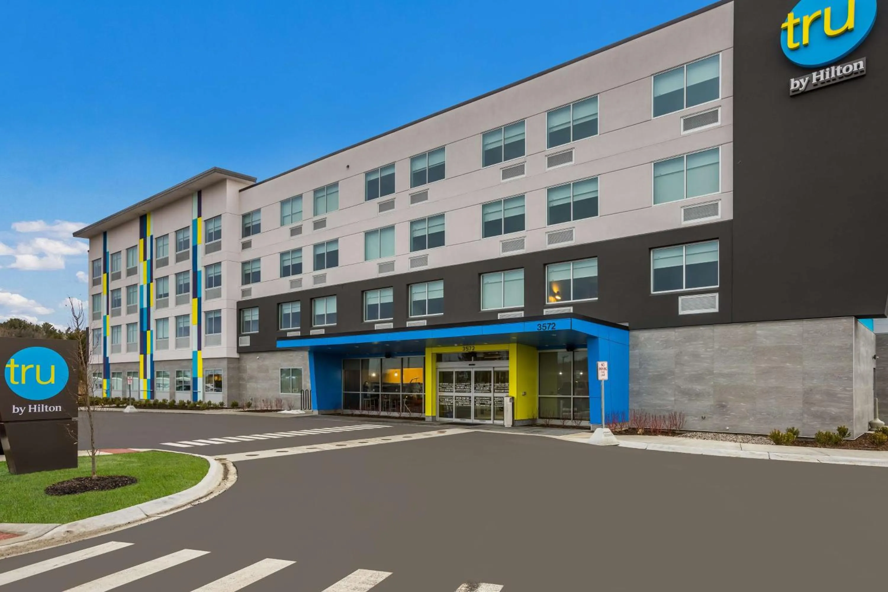 Property building in Tru By Hilton Traverse City