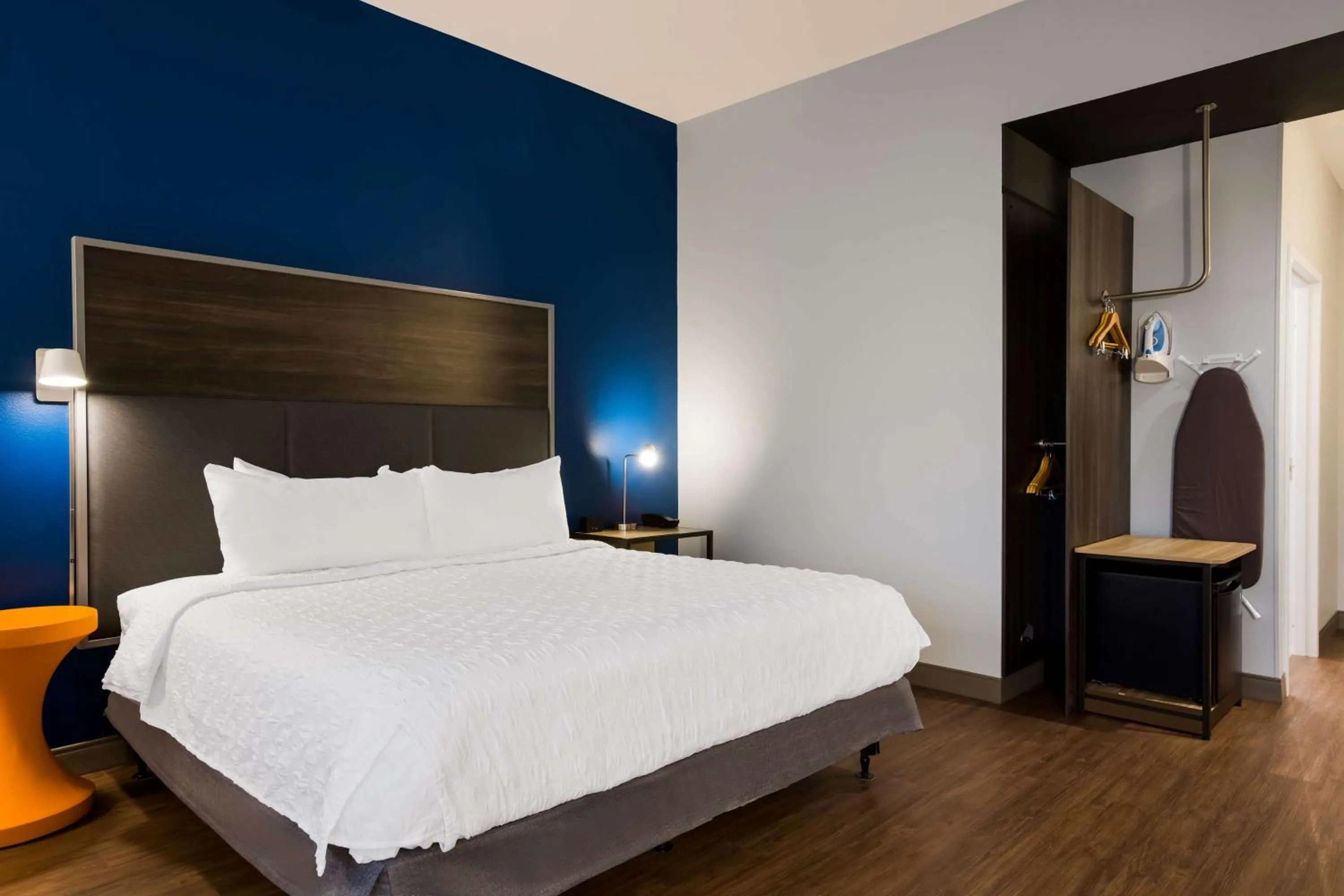 Bed in Tru By Hilton Traverse City