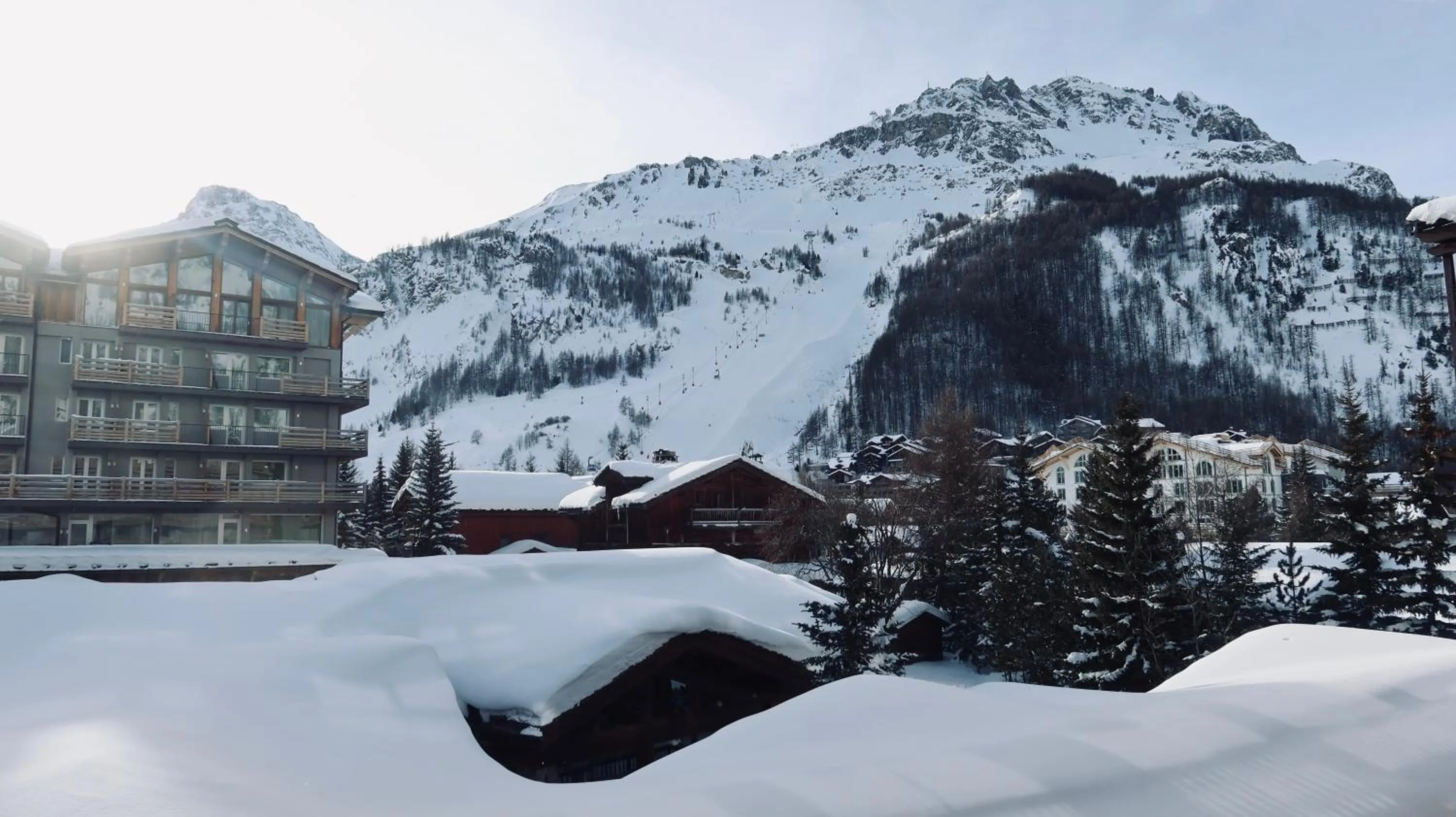 Property building in Hotel Tsanteleina