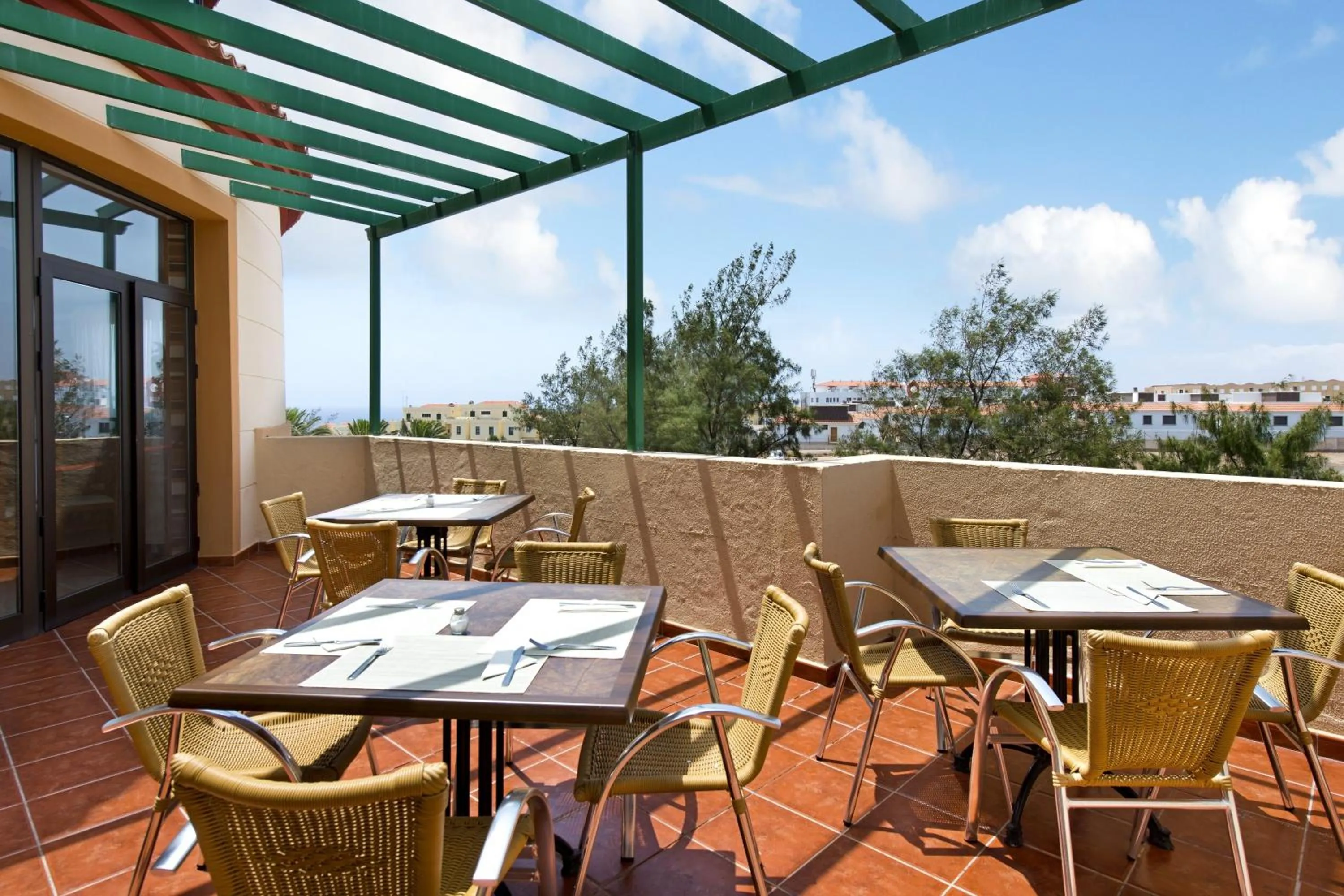 Restaurant/places to eat in Elba Lucía Sport & Suite Hotel