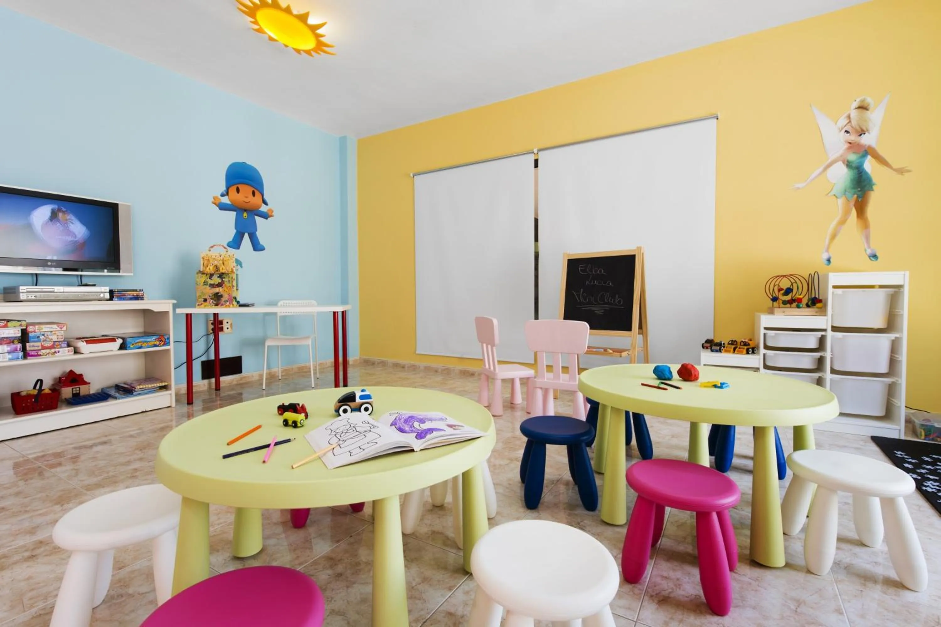 Kids's club in Elba Lucía Sport & Suite Hotel