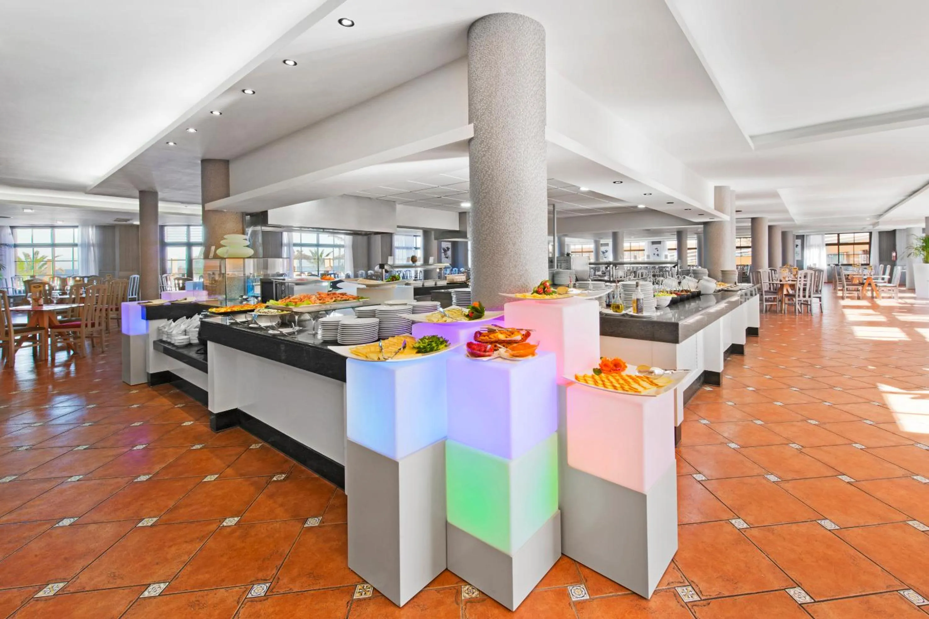 Restaurant/places to eat in Elba Castillo San Jorge & Antigua Suite Hotel