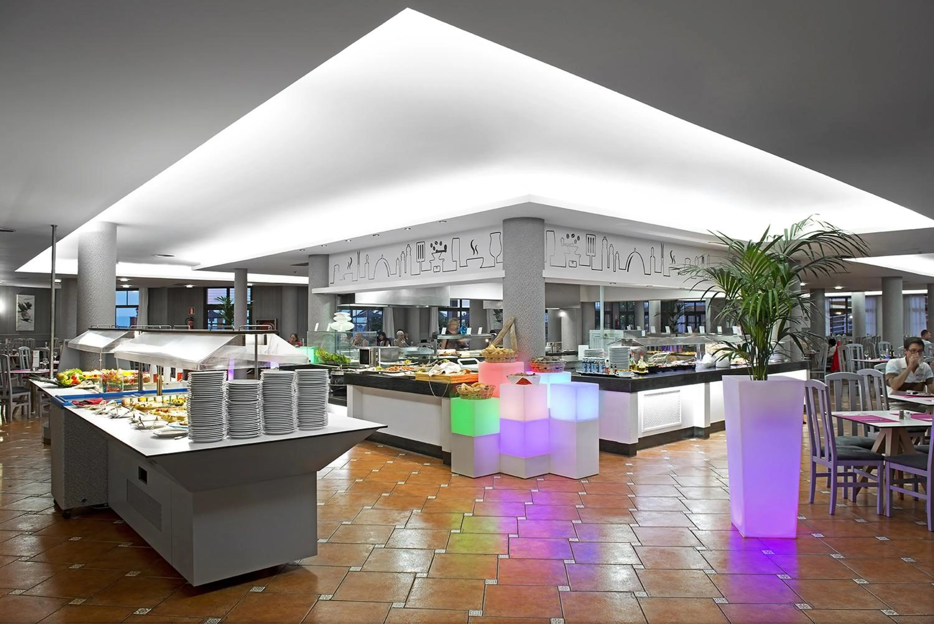 Restaurant/places to eat in Elba Castillo San Jorge & Antigua Suite Hotel