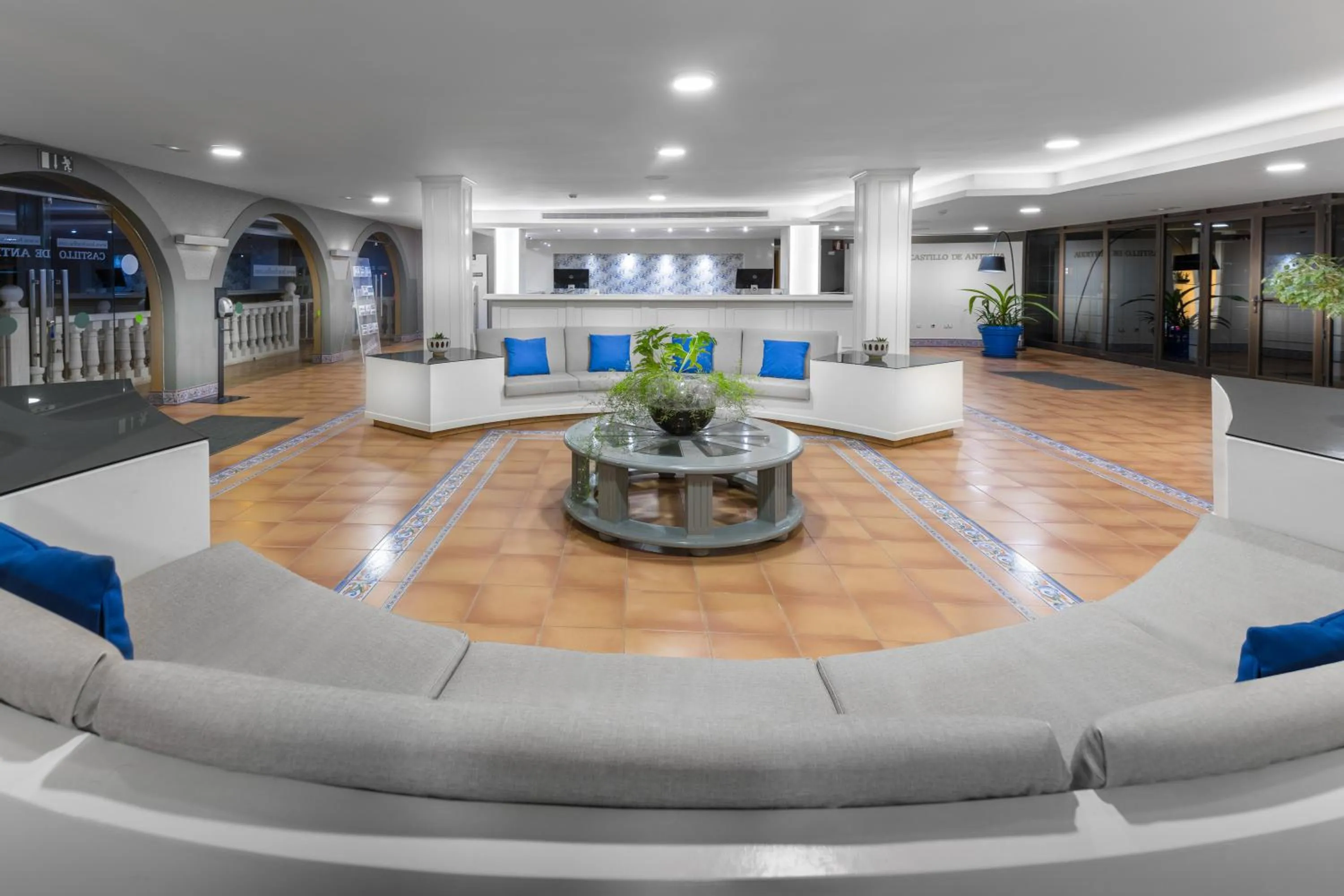 Lobby or reception in Elba Castillo San Jorge & Antigua Suite Hotel