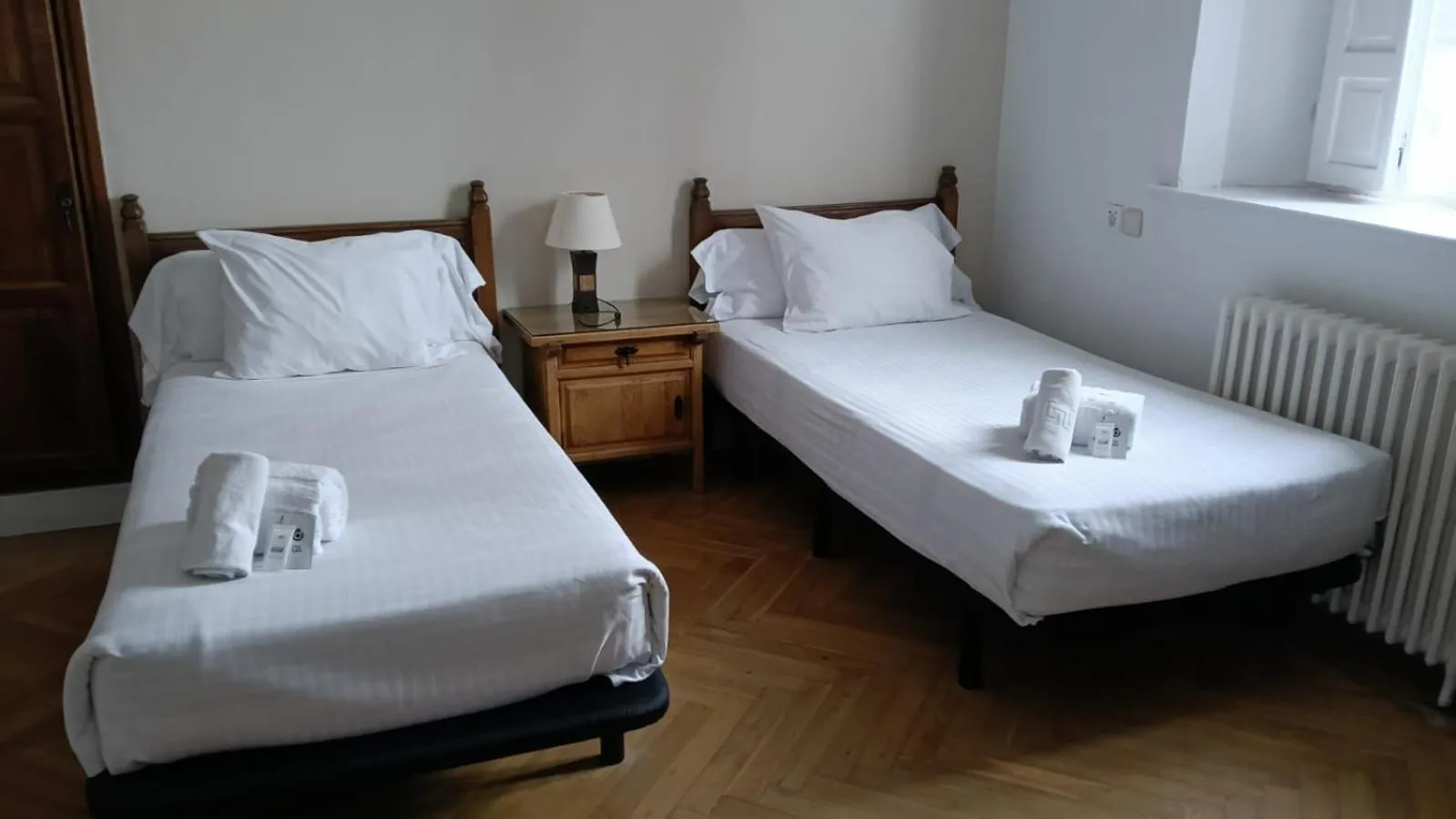 Photo of the whole room, Bed in Hospedería Santa Cruz