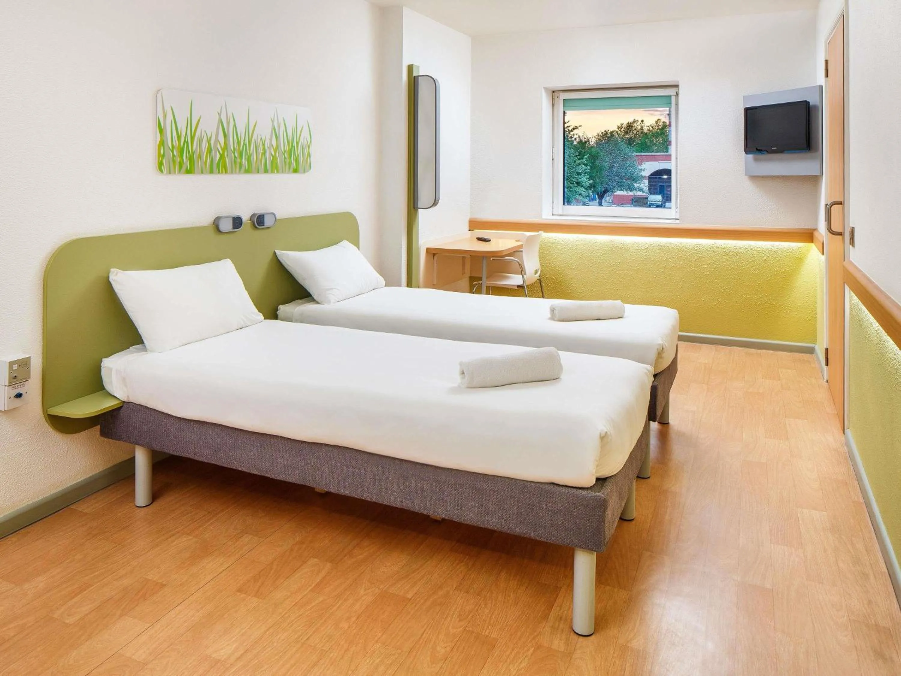 Bedroom, Bed in ibis budget Hotel Edinburgh Park