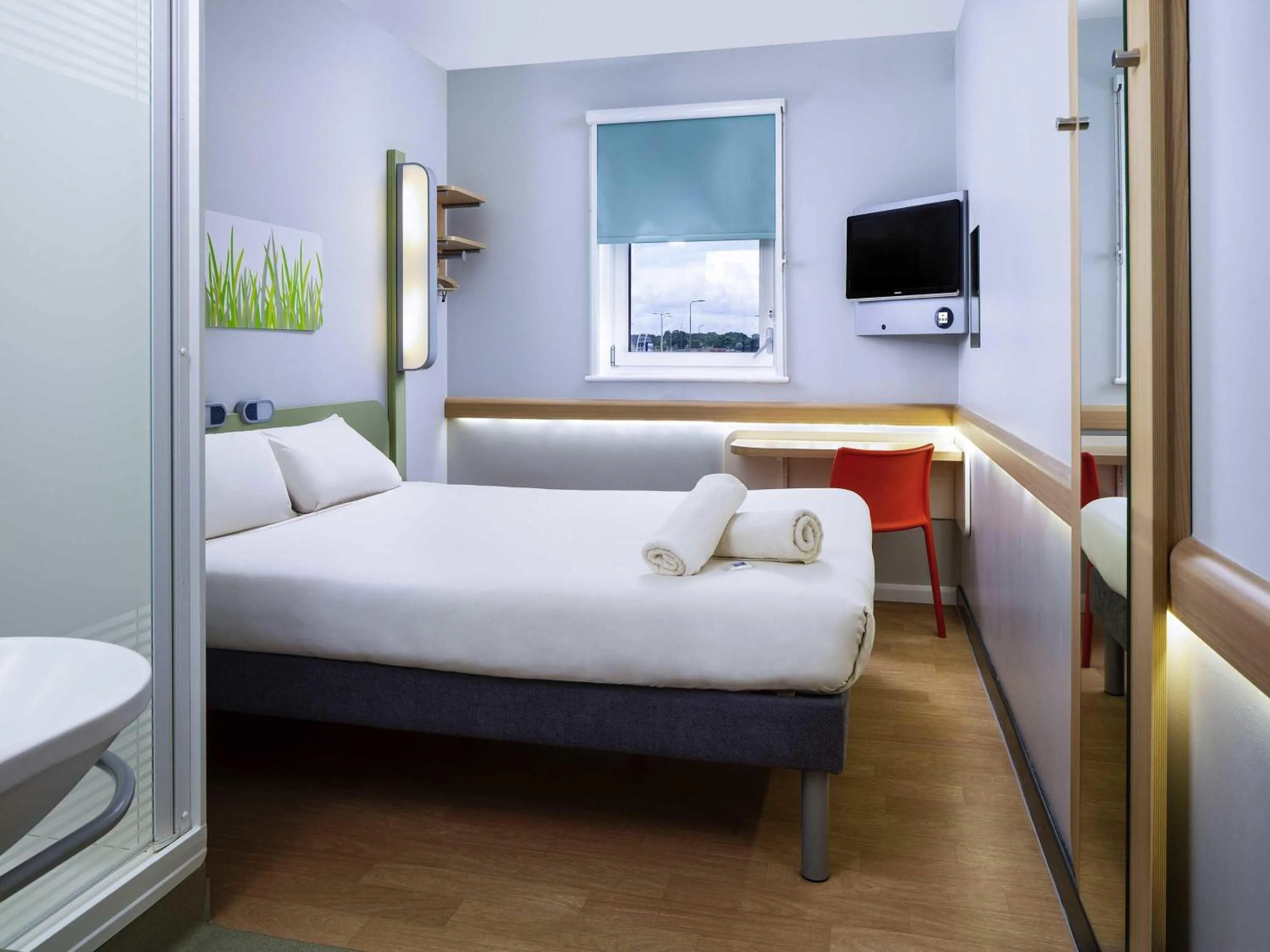 Bedroom, Bed in ibis budget Hotel Edinburgh Park