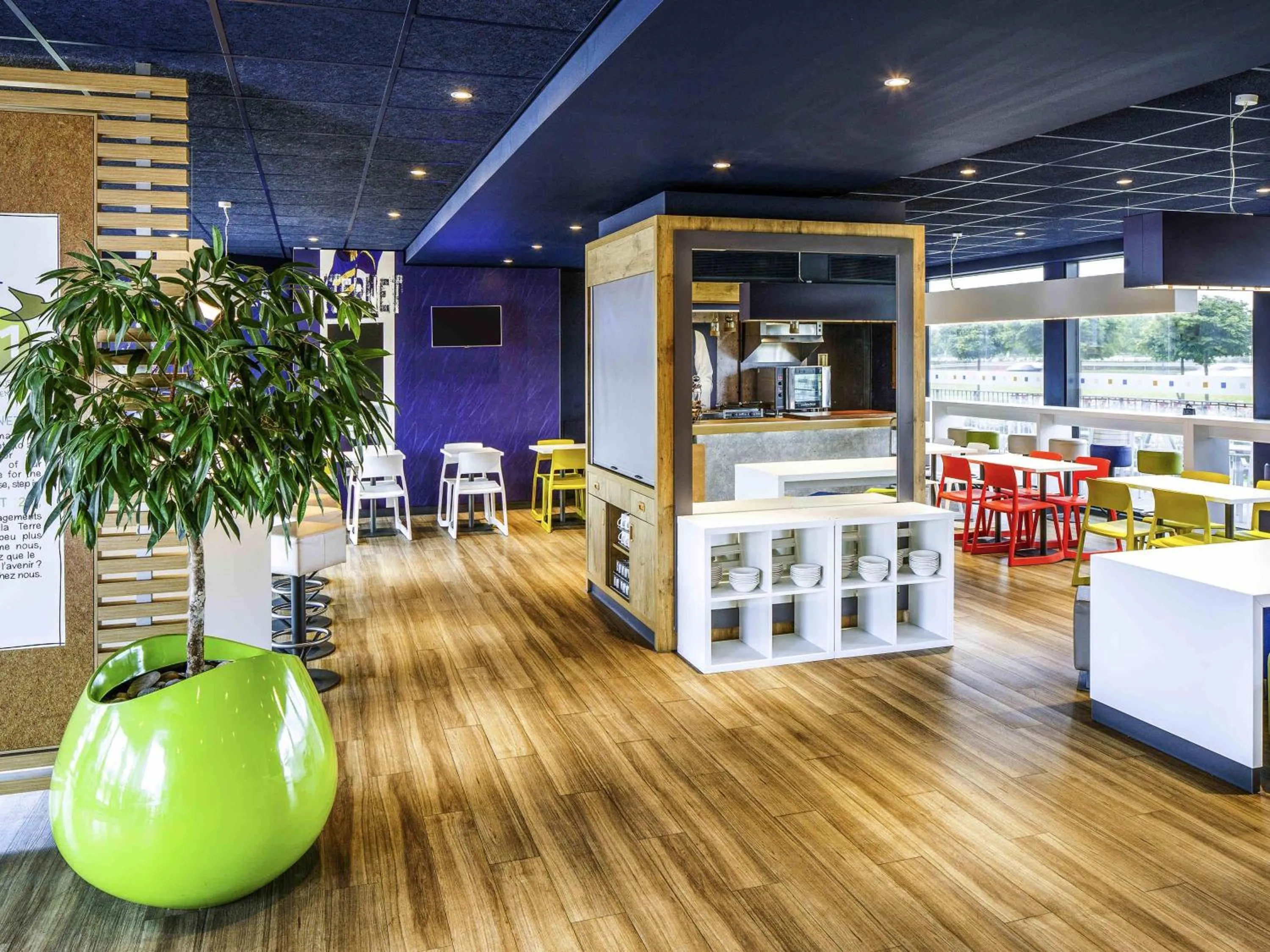 Restaurant/places to eat in ibis budget Hotel Edinburgh Park