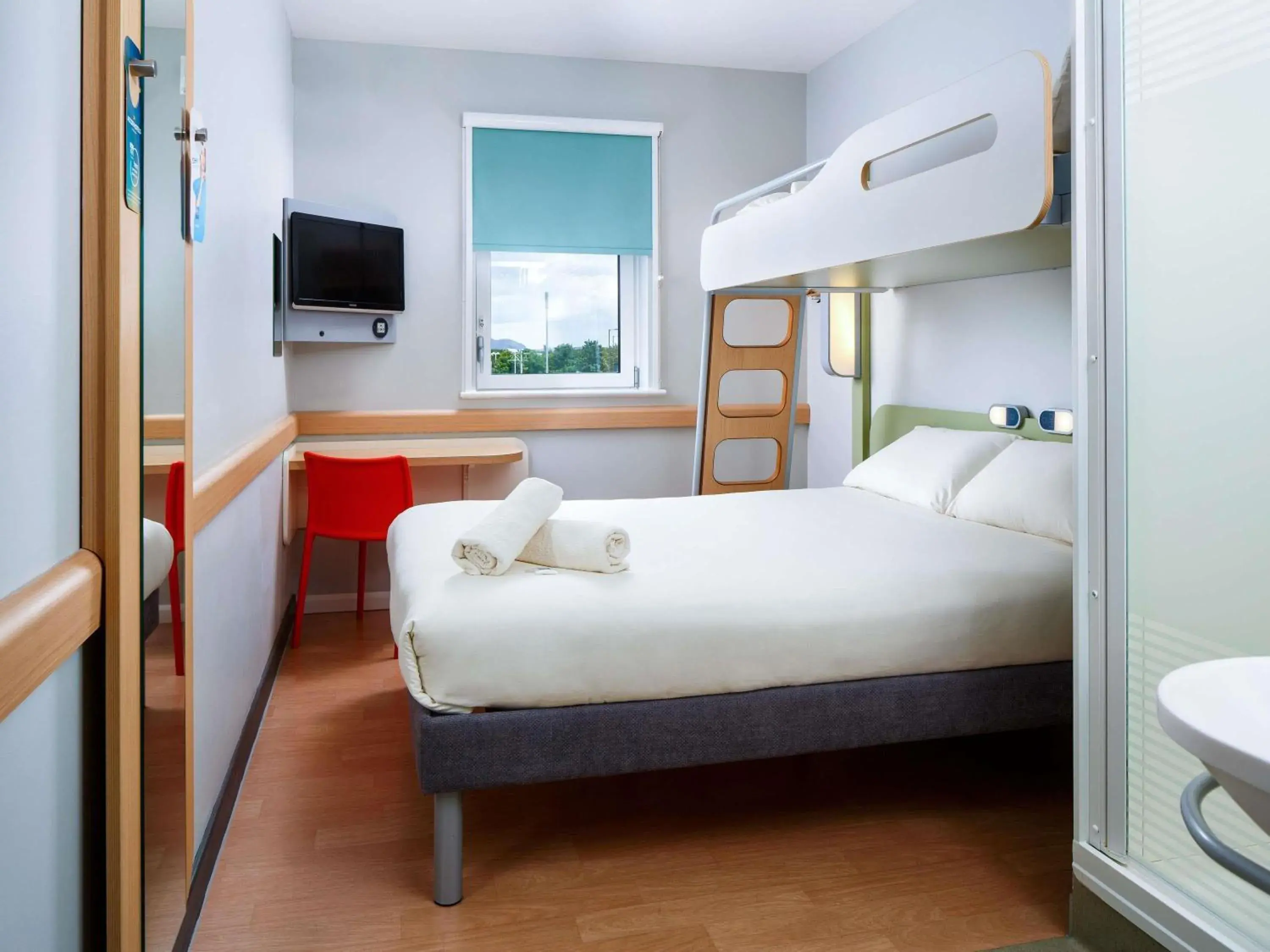 Standard Triple Room in ibis budget Hotel Edinburgh Park Standard Triple Room in ibis budget Hotel Edinburgh Park