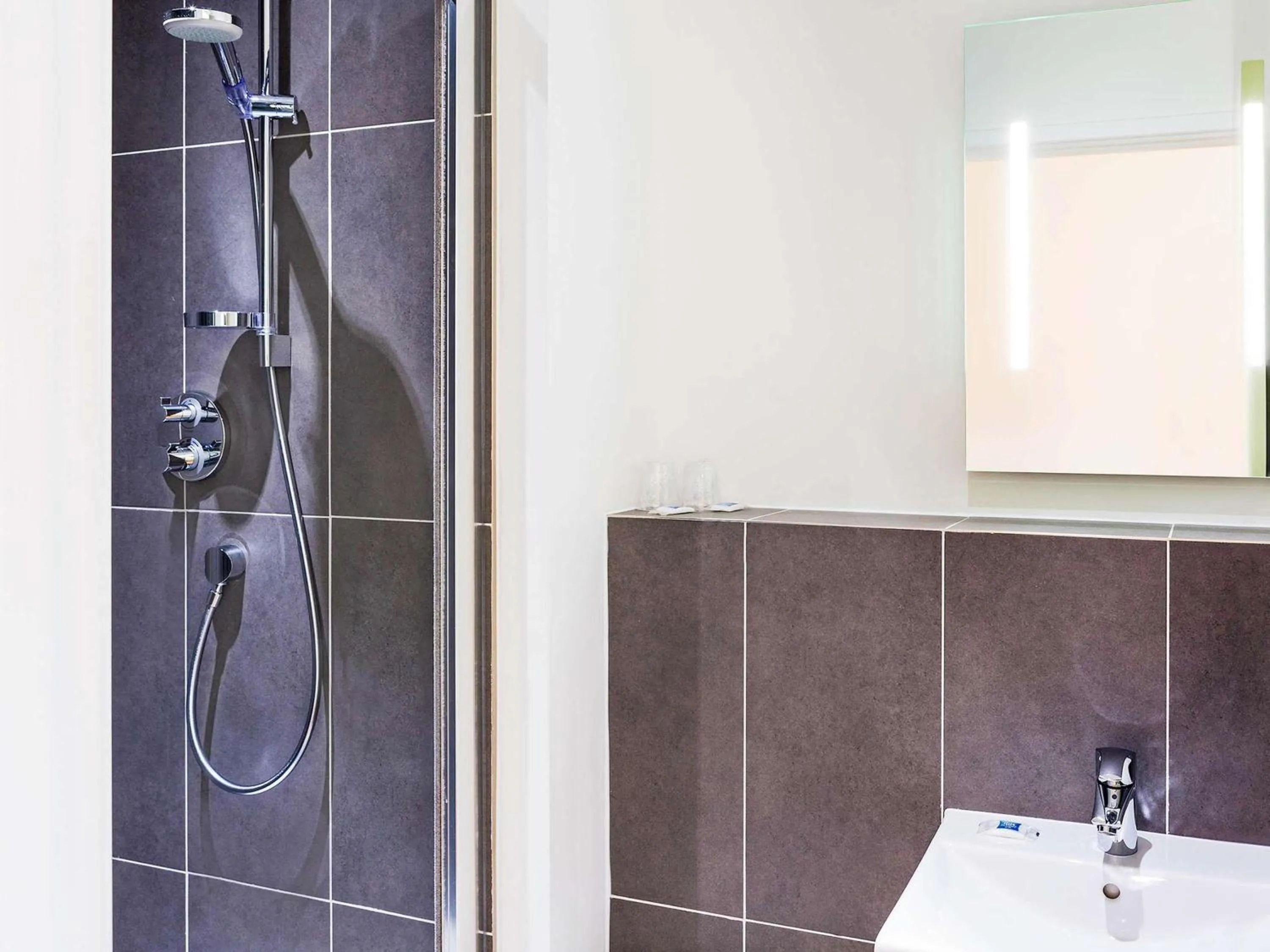 Bedroom in ibis budget Leicester