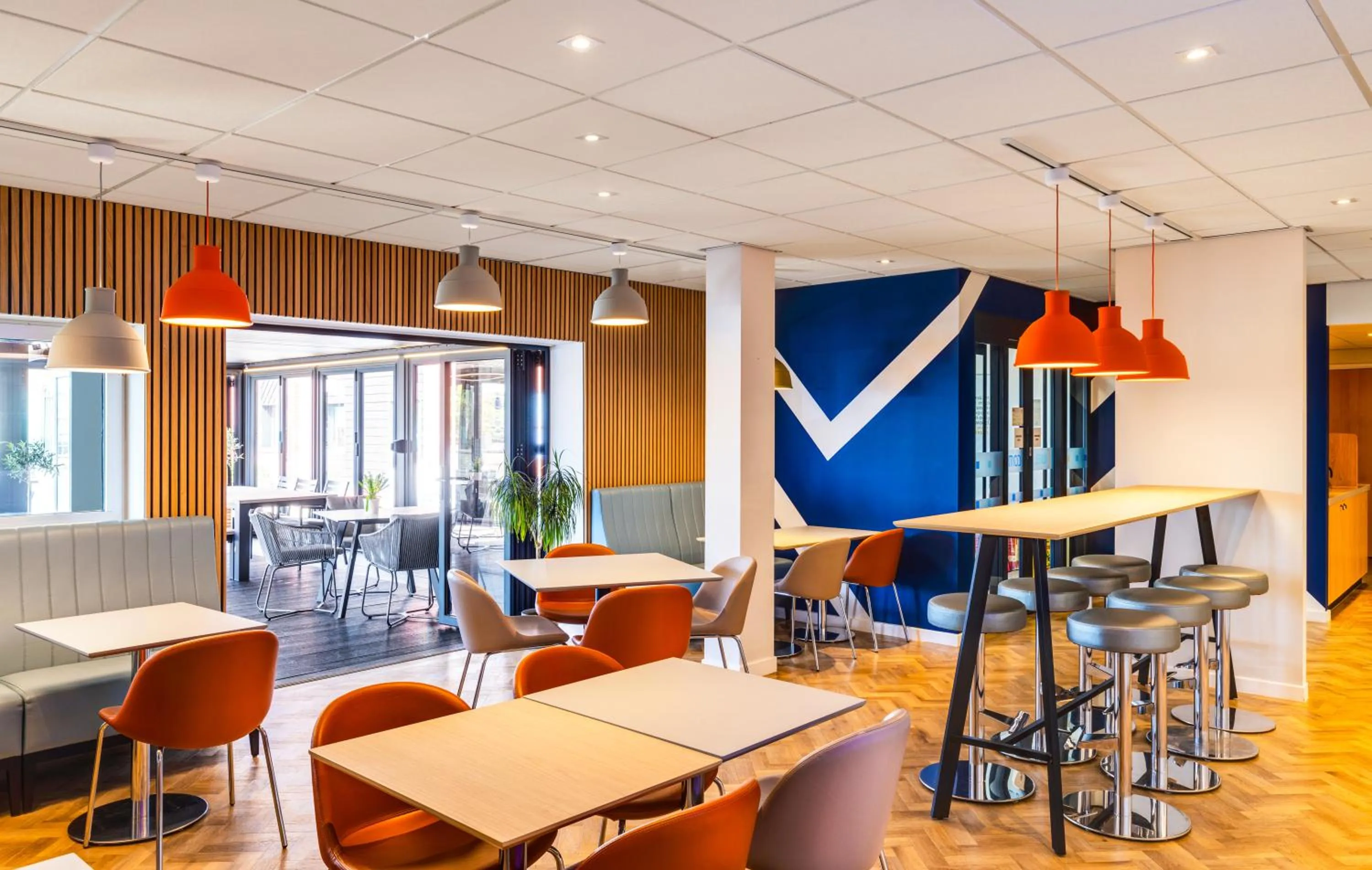 Restaurant/places to eat in ibis budget Leicester