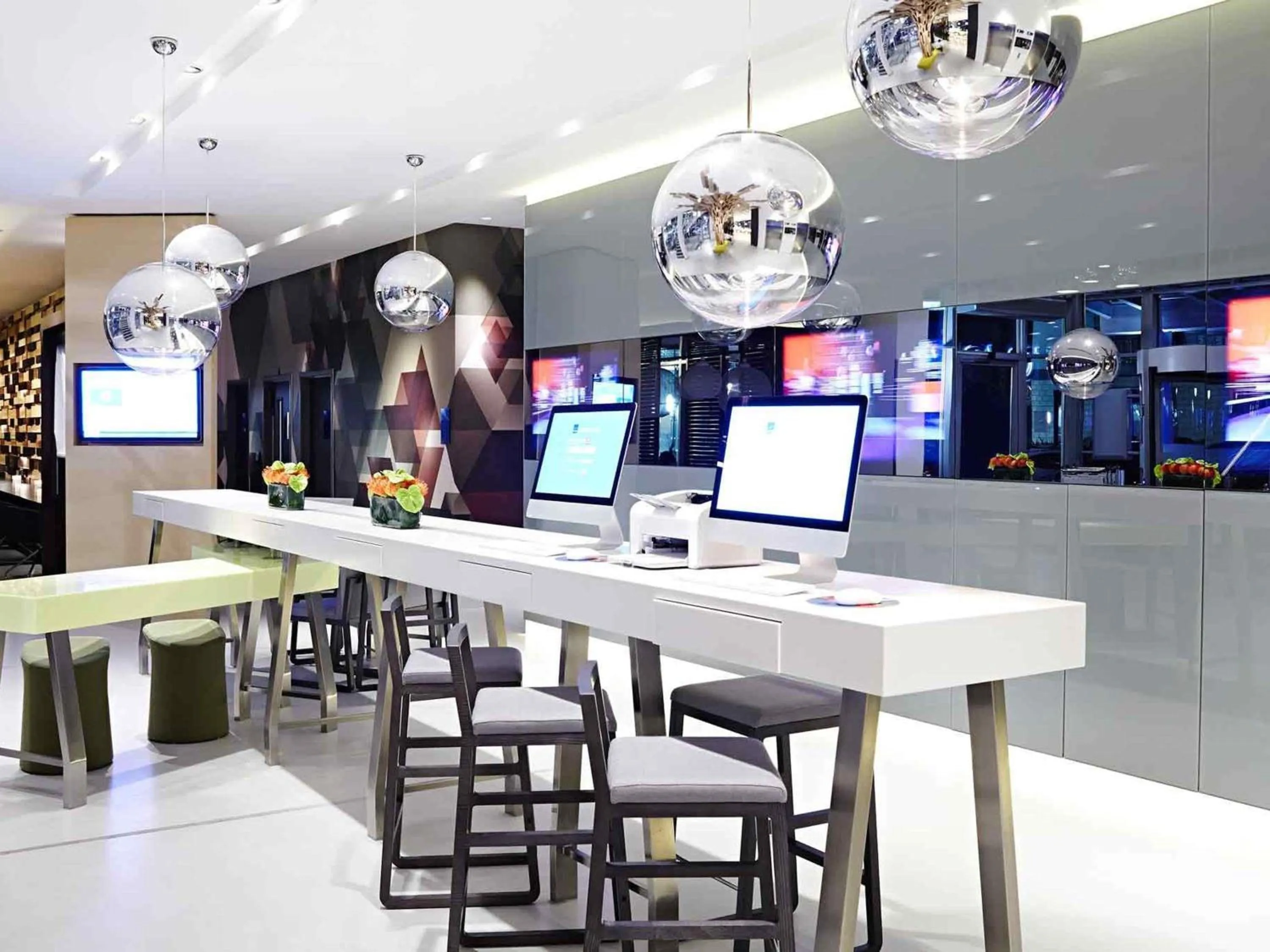 Property building in Novotel London Brentford