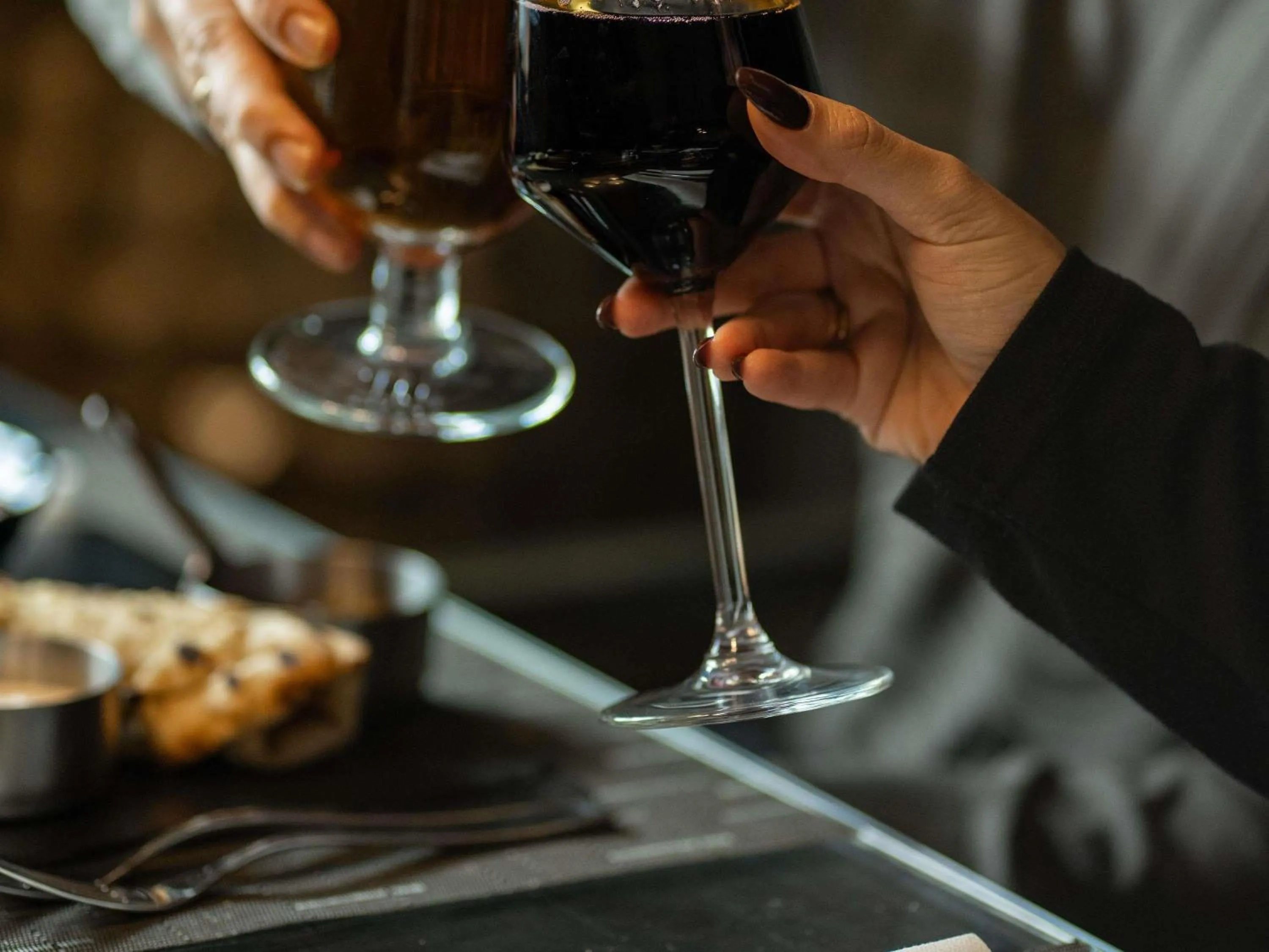 Lounge or bar in Novotel London Brentford