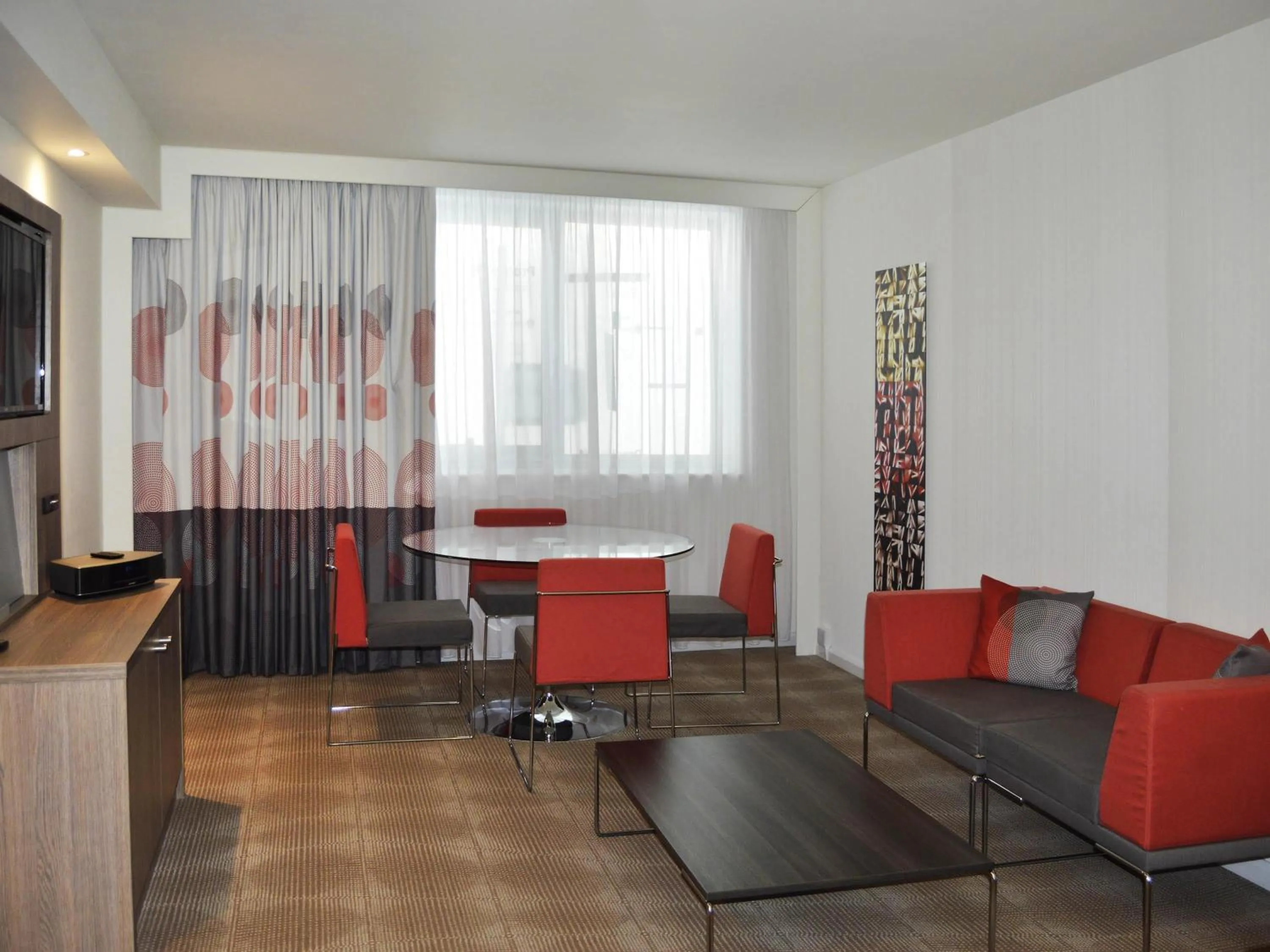 Bedroom in Novotel London Brentford