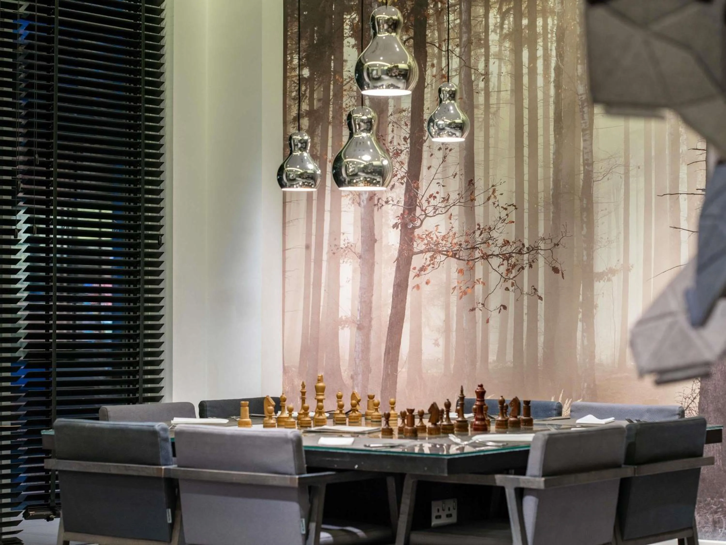 Restaurant/places to eat in Novotel London Brentford