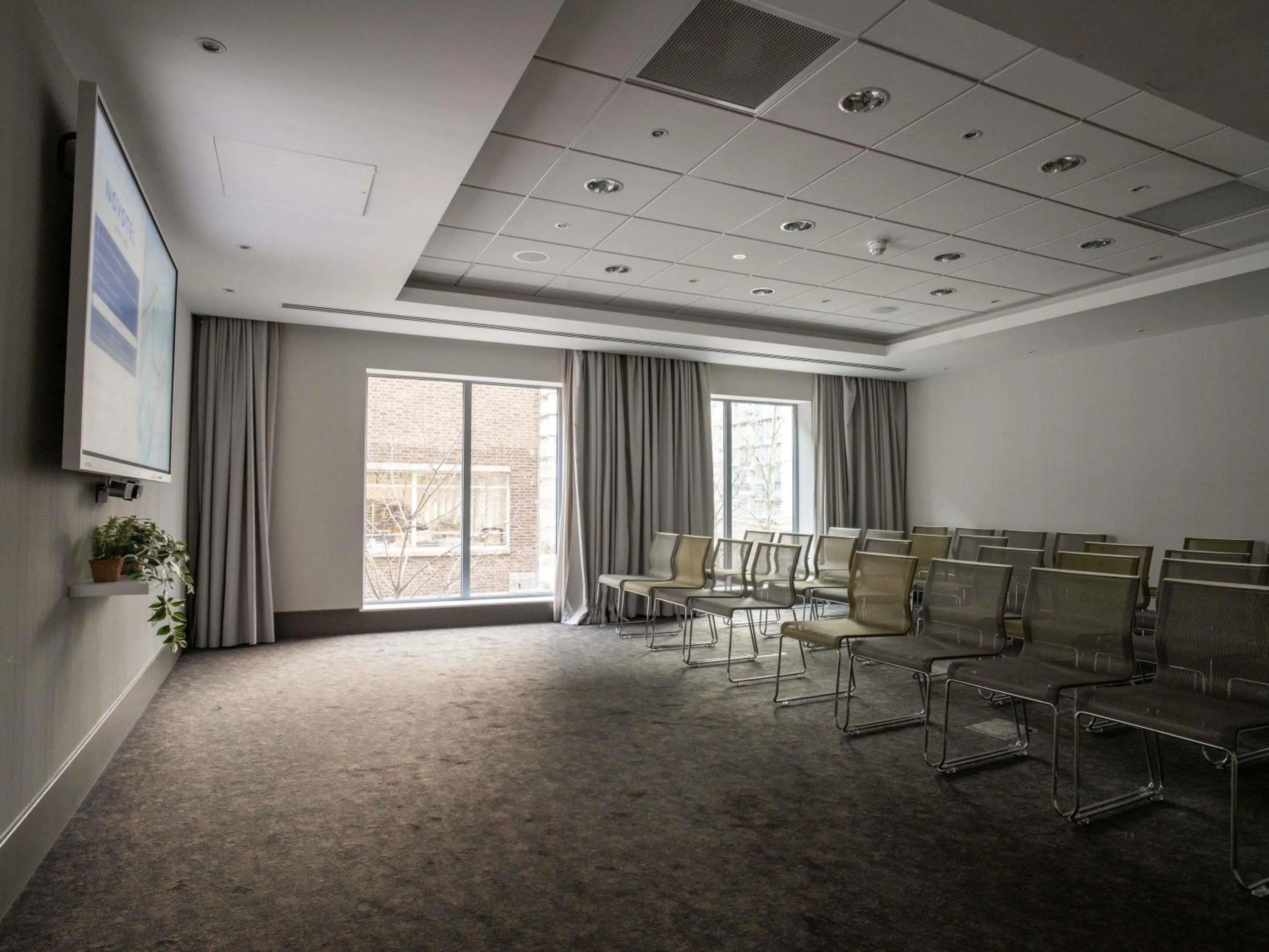 Meeting/conference room in Novotel London Brentford