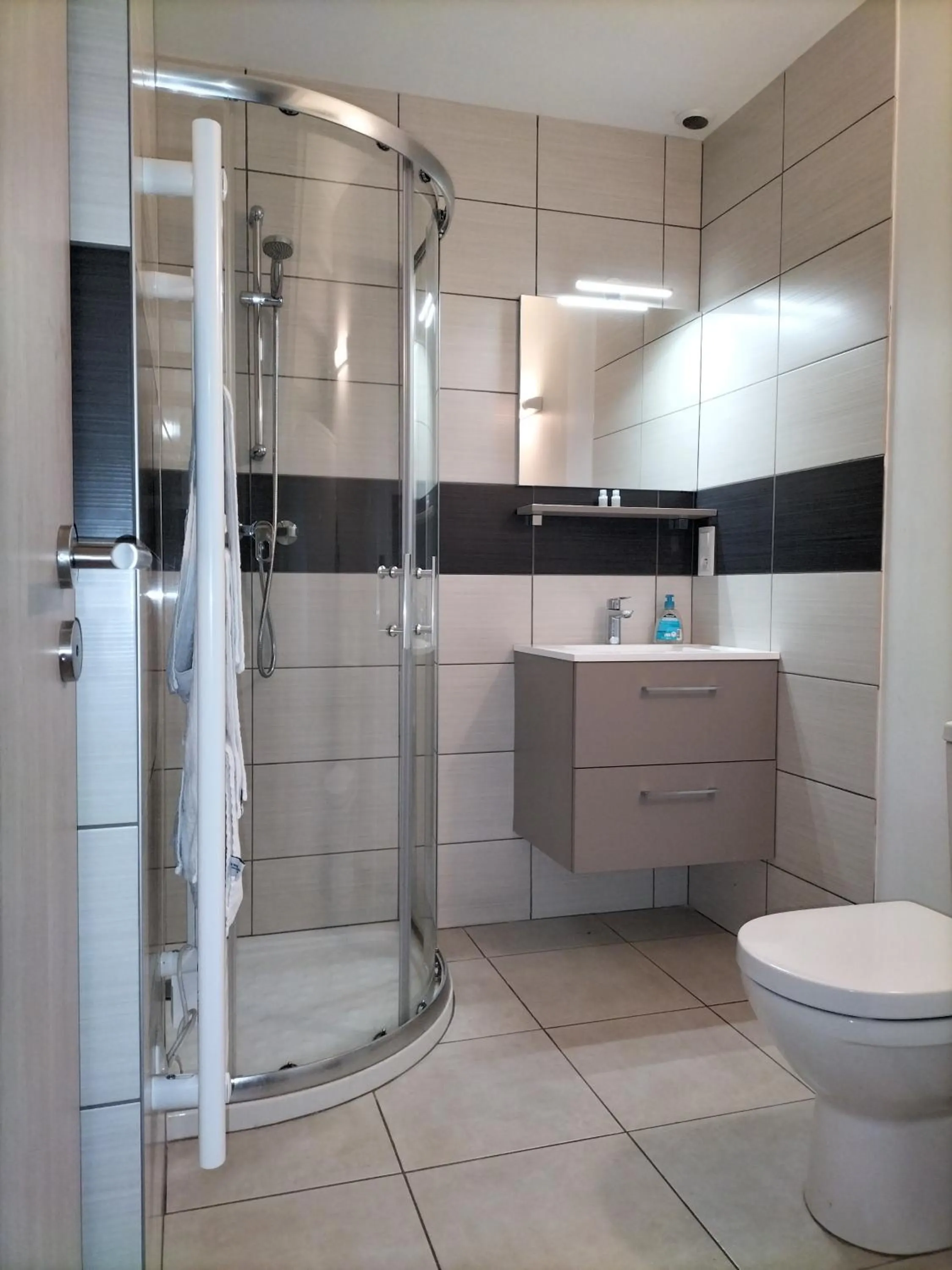 Bathroom in Les ACACIAS