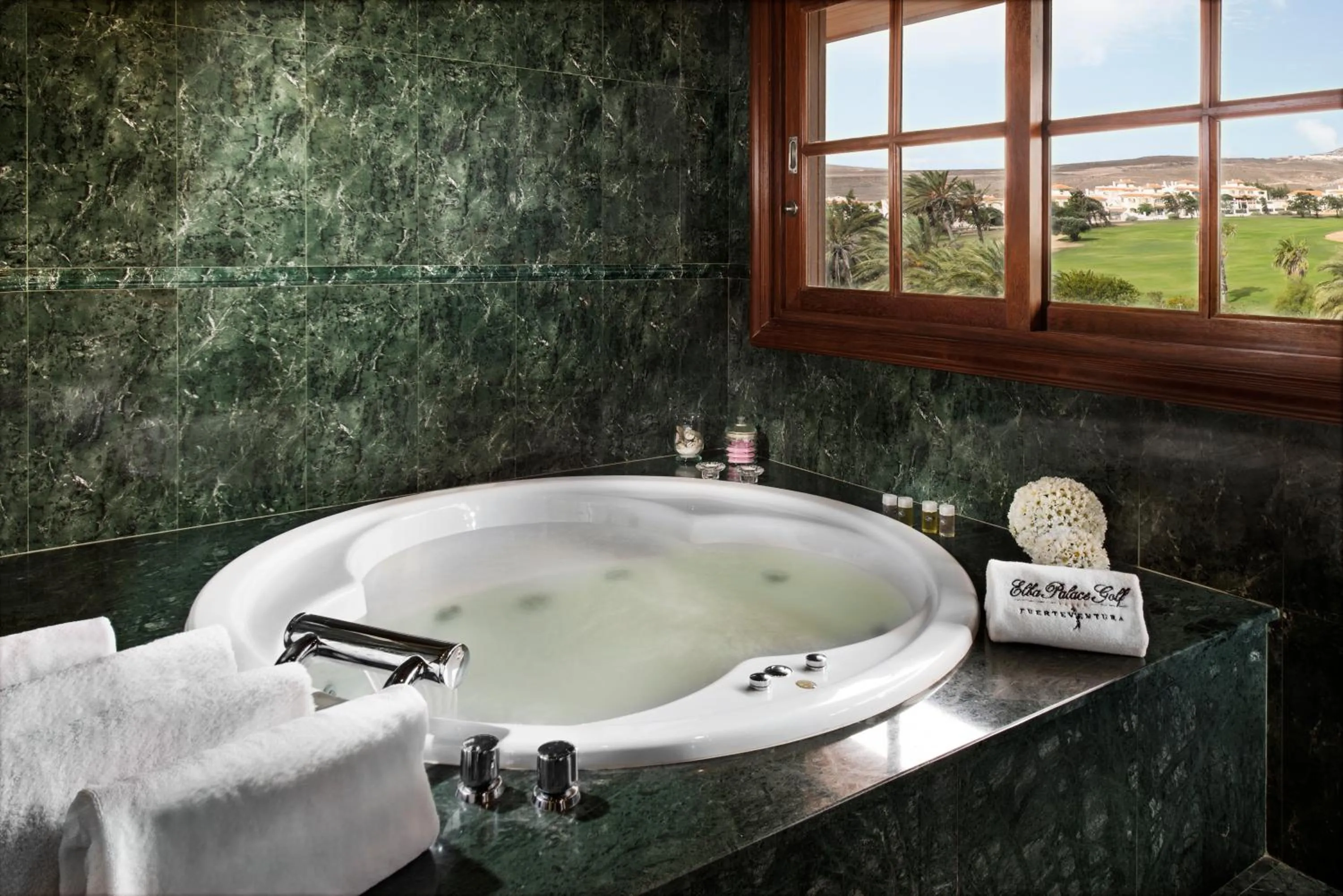 Bathroom in Elba Palace Golf Boutique Hotel - Adults Only