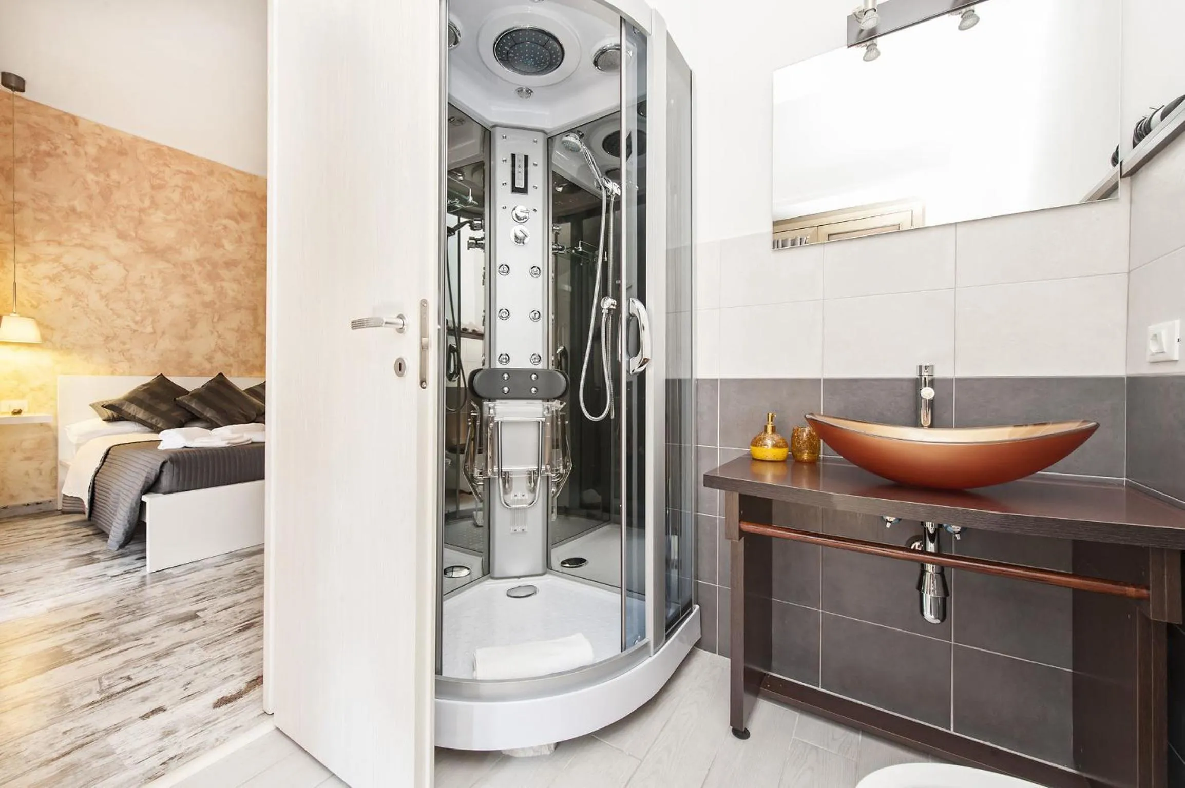 Shower, Bed in De Guestibus