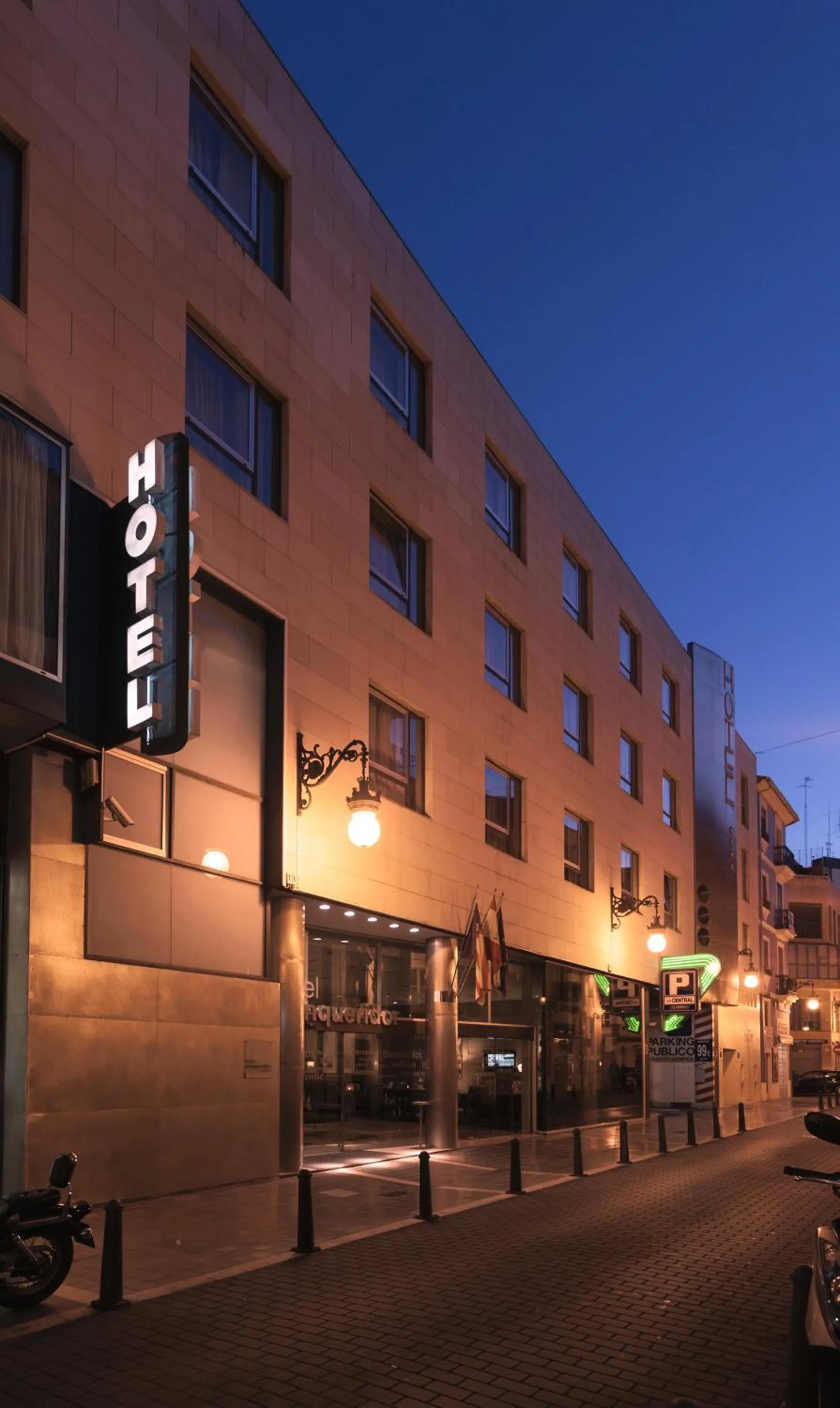 Property building in Hotel Conqueridor