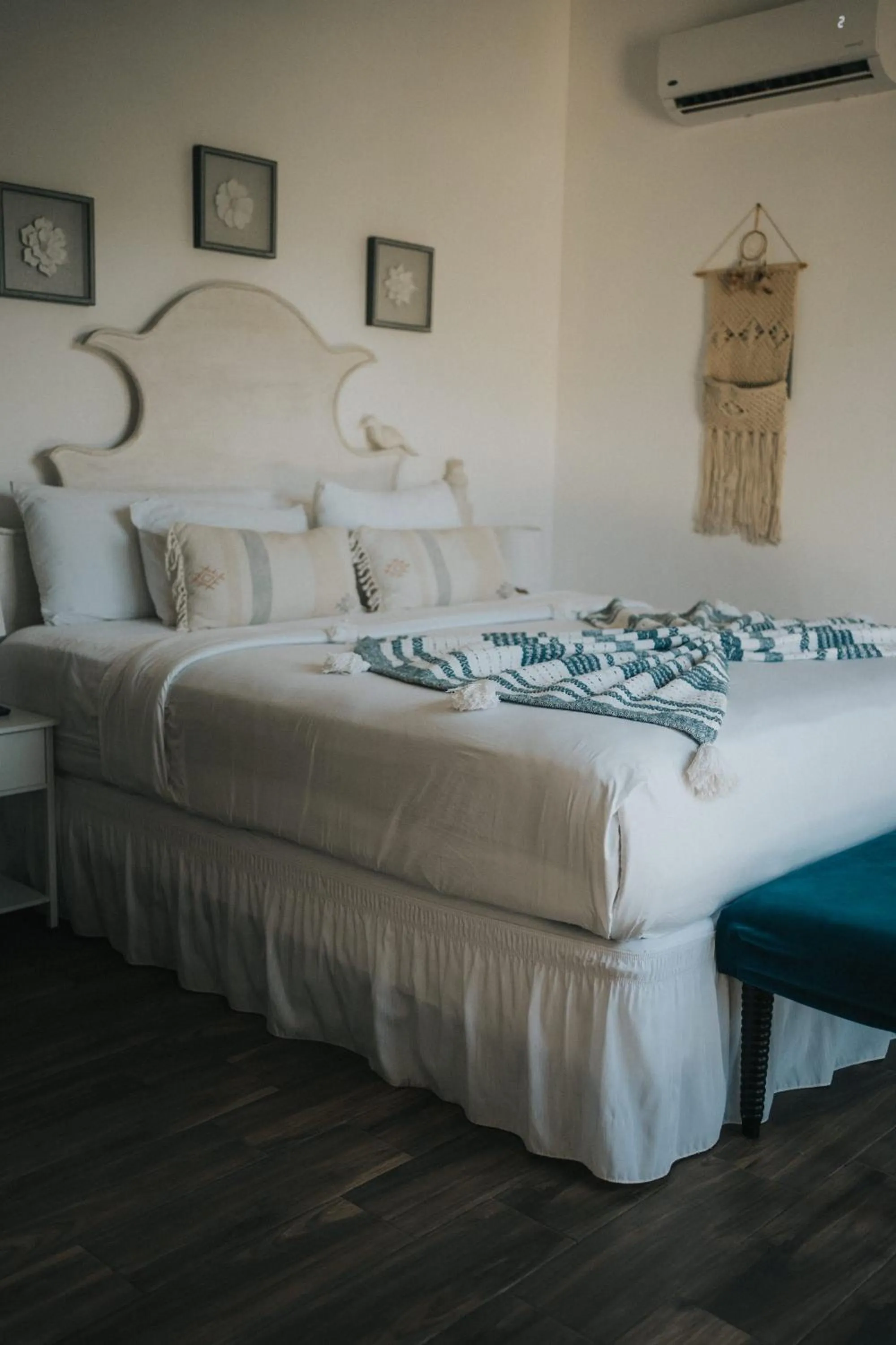 Bedroom, Bed in Oasis 444