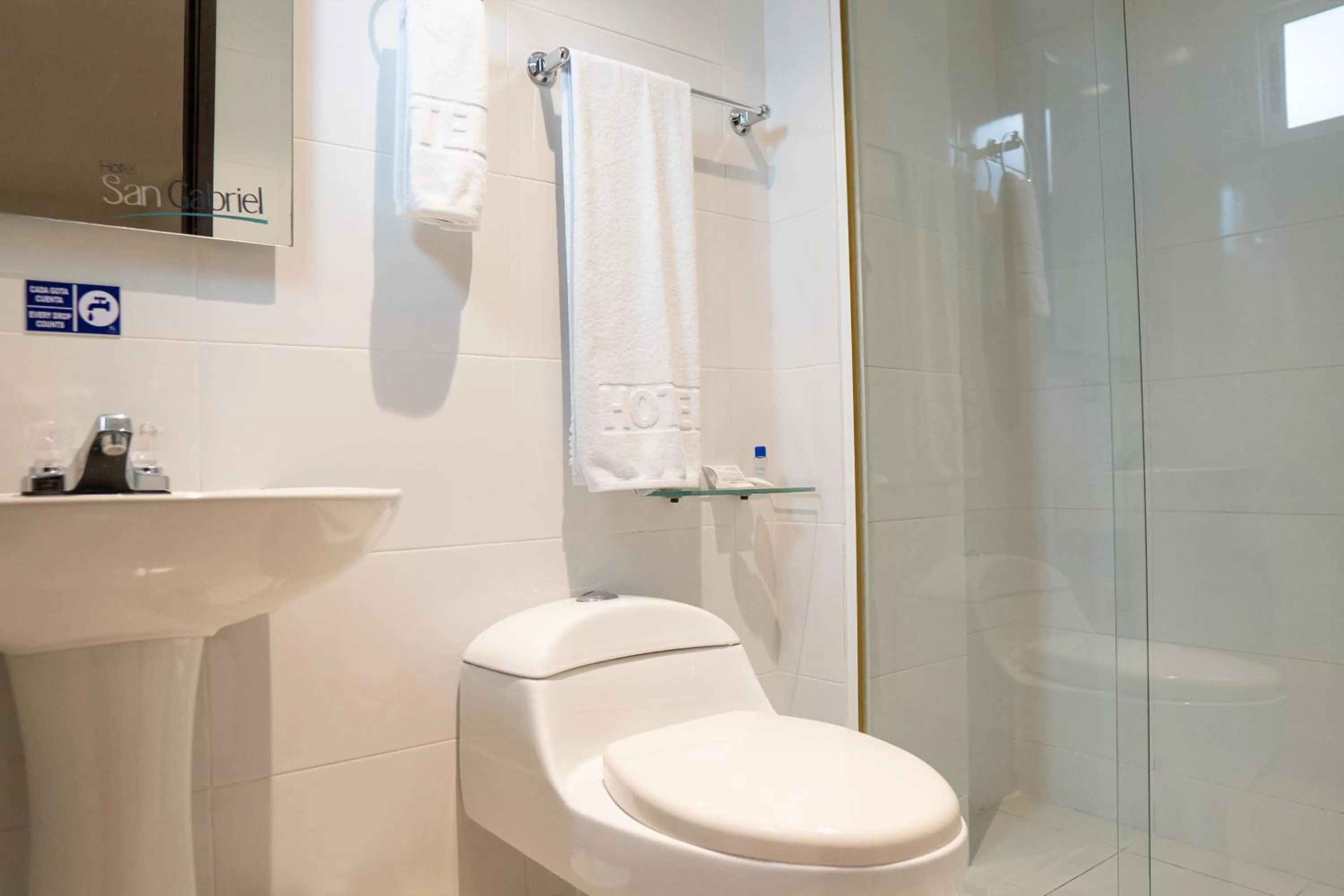 Bathroom in Hotel San Gabriel