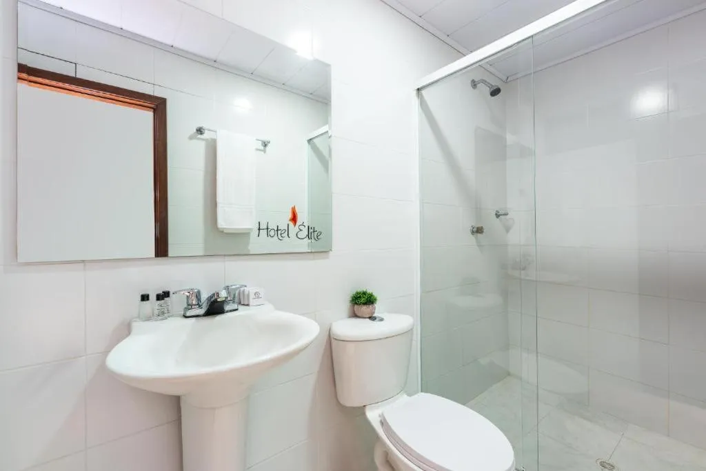 Bathroom in Hotel Elite