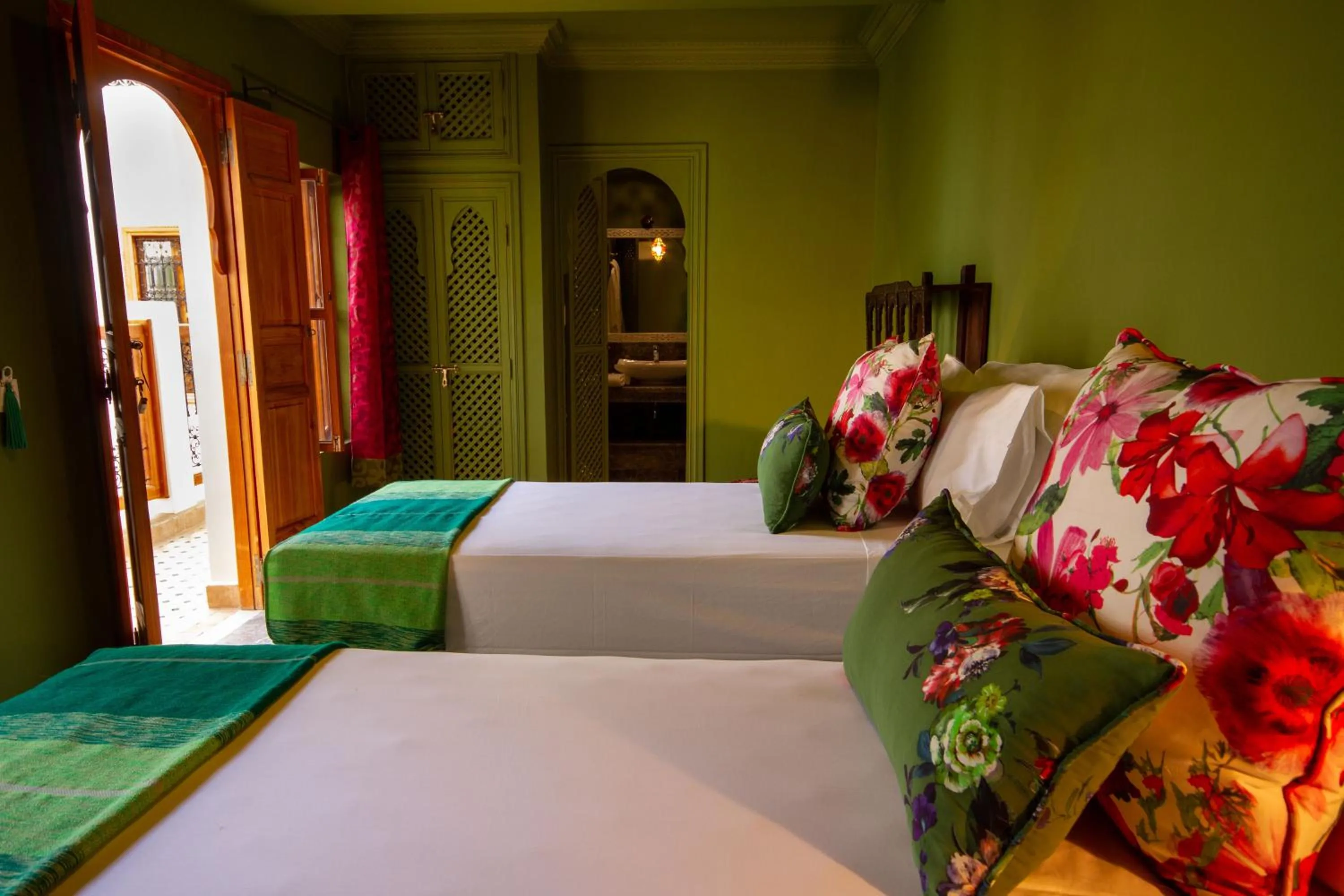 Photo of the whole room, Bed in Riad SofYan & Spa