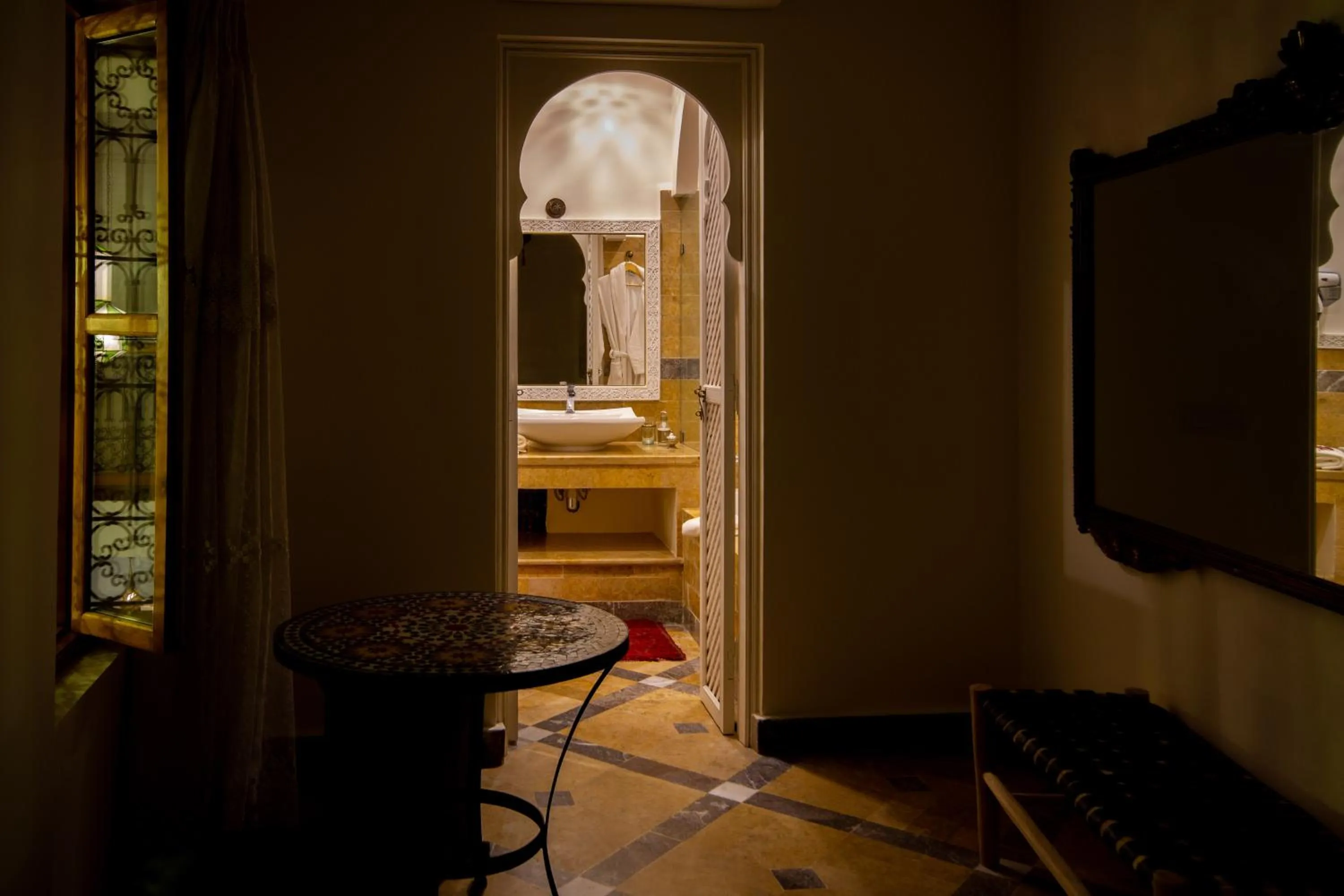 Bathroom, Bed in Riad SofYan & Spa