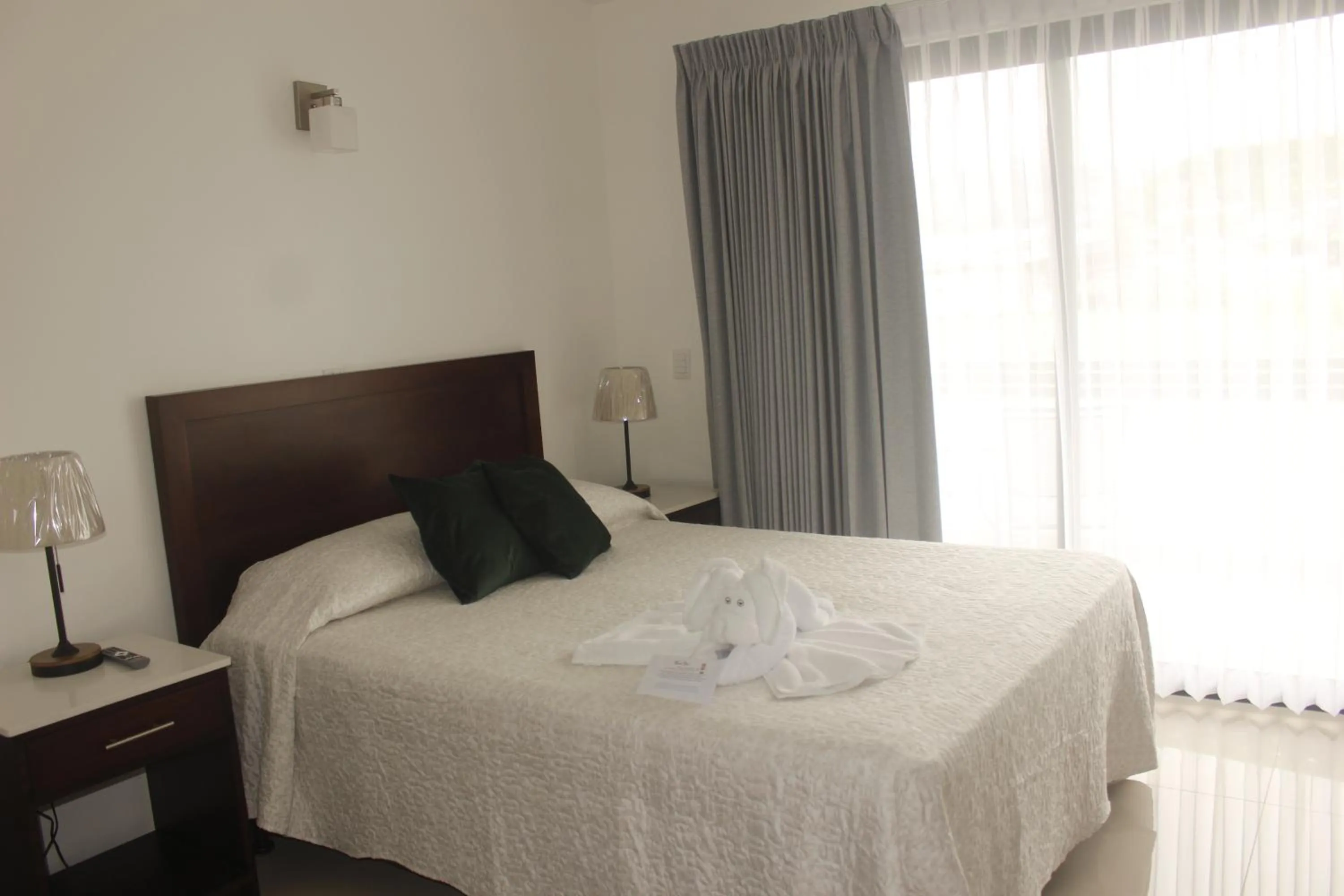 Photo of the whole room, Bed in Hotel Arenal by Regina